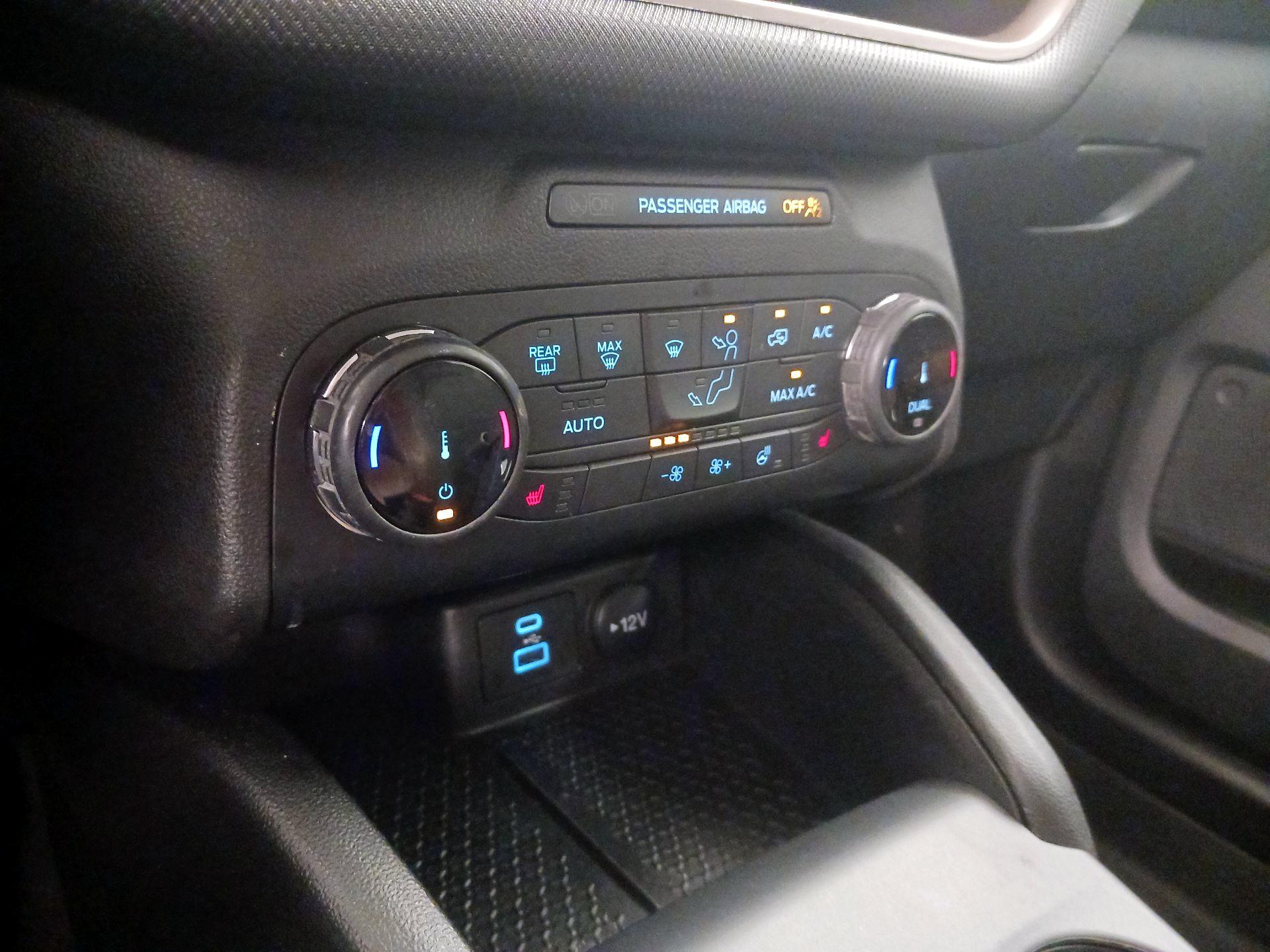 Thumbnail: 2022 Ford Bronco Sport - 17