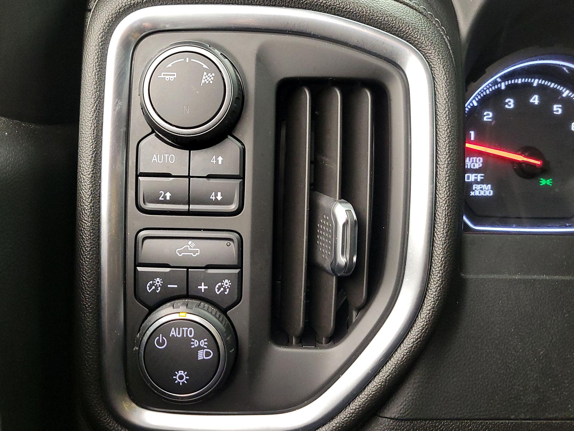 Thumbnail: 2019 Chevrolet Silverado 1500 - 13