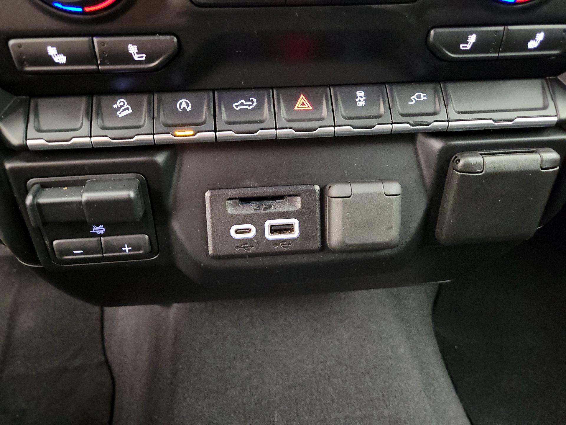 Thumbnail: 2019 Chevrolet Silverado 1500 - 18