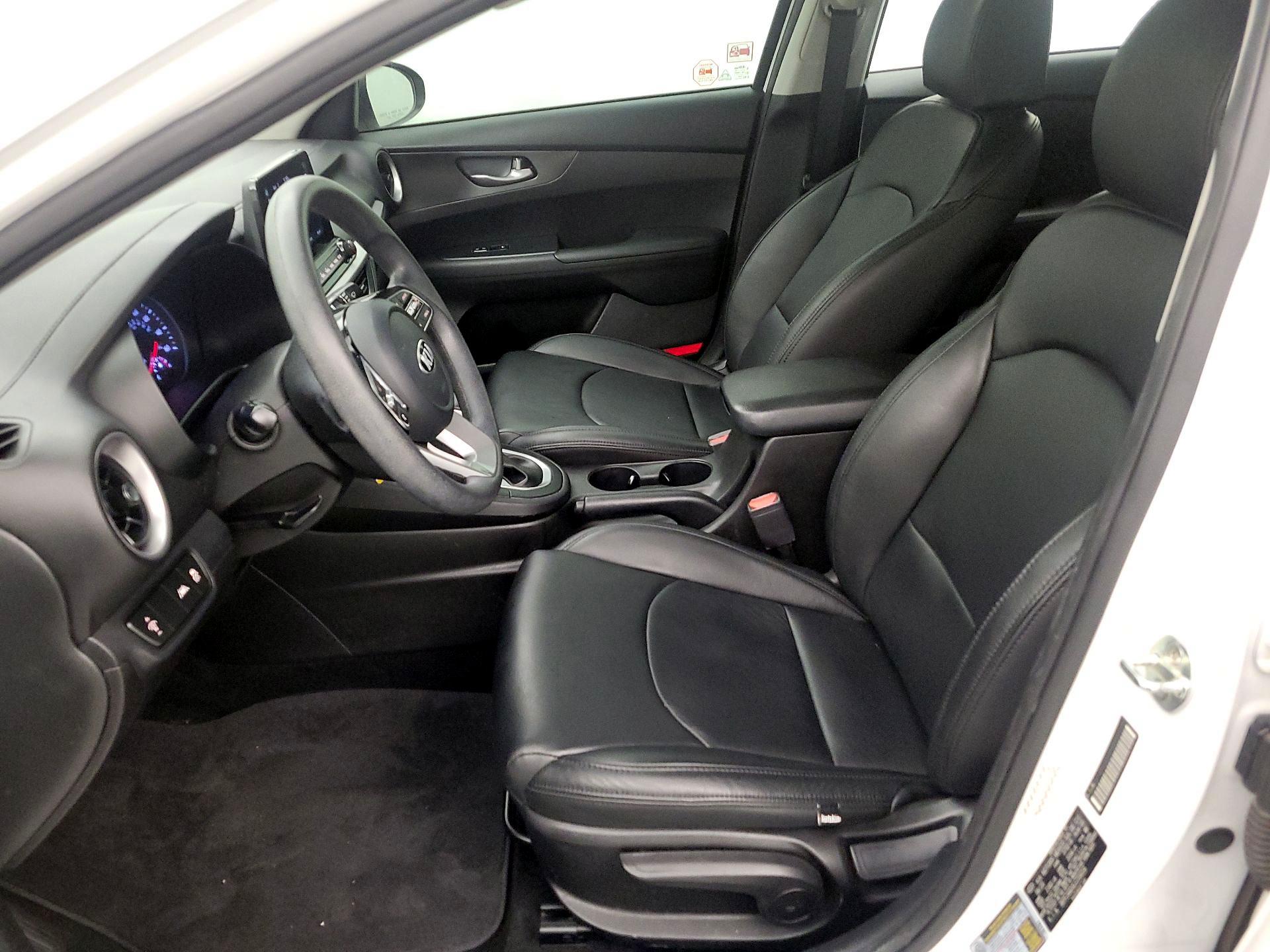 Thumbnail: 2020 Kia Forte - 11