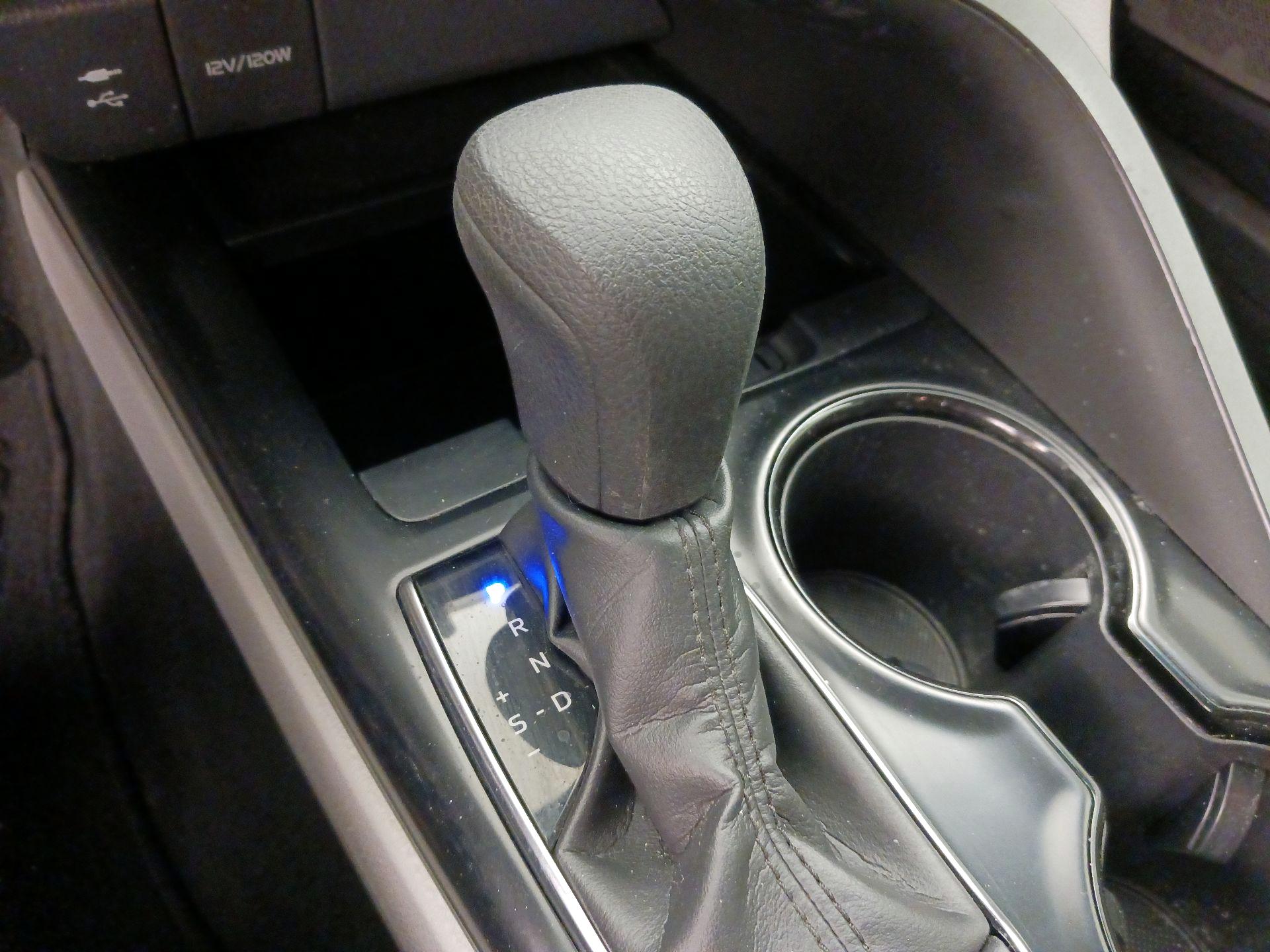 Thumbnail: 2019 Toyota Camry - 18