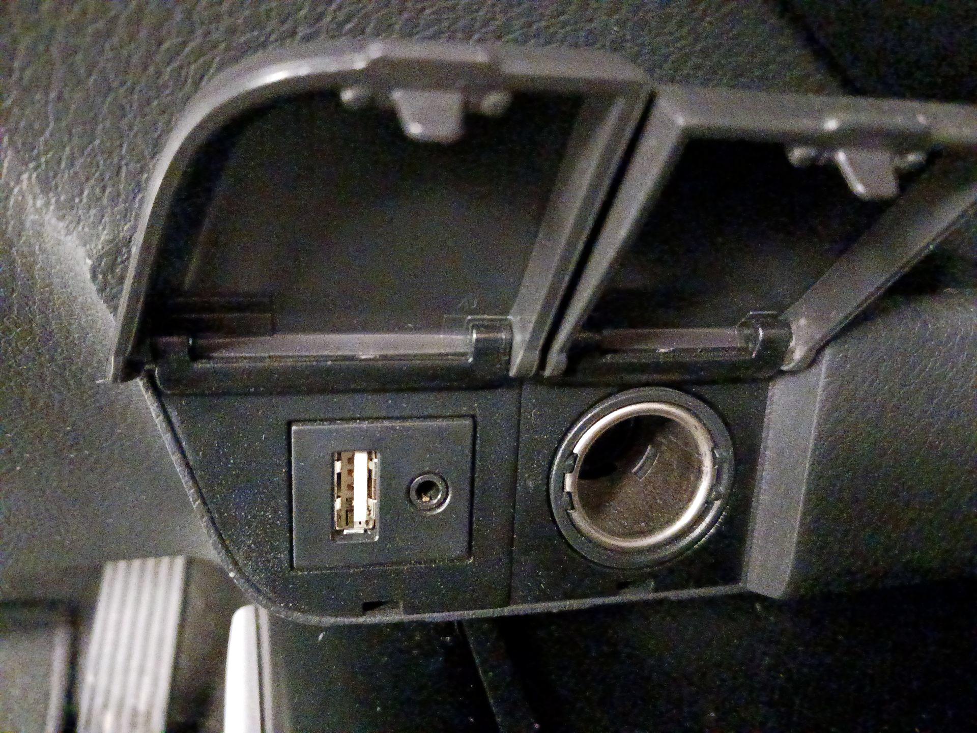 Thumbnail: 2019 Toyota Camry - 19