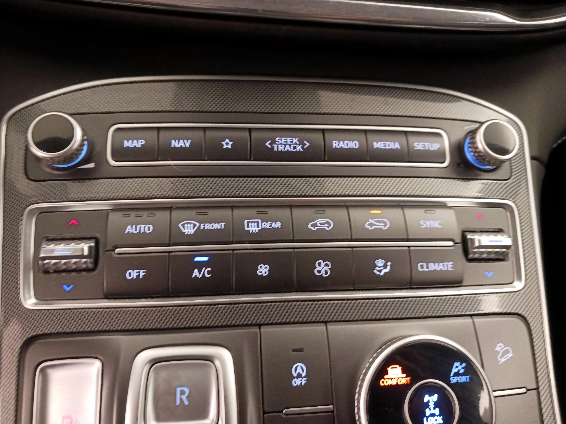 Thumbnail: 2021 Hyundai Santa Fe - 17