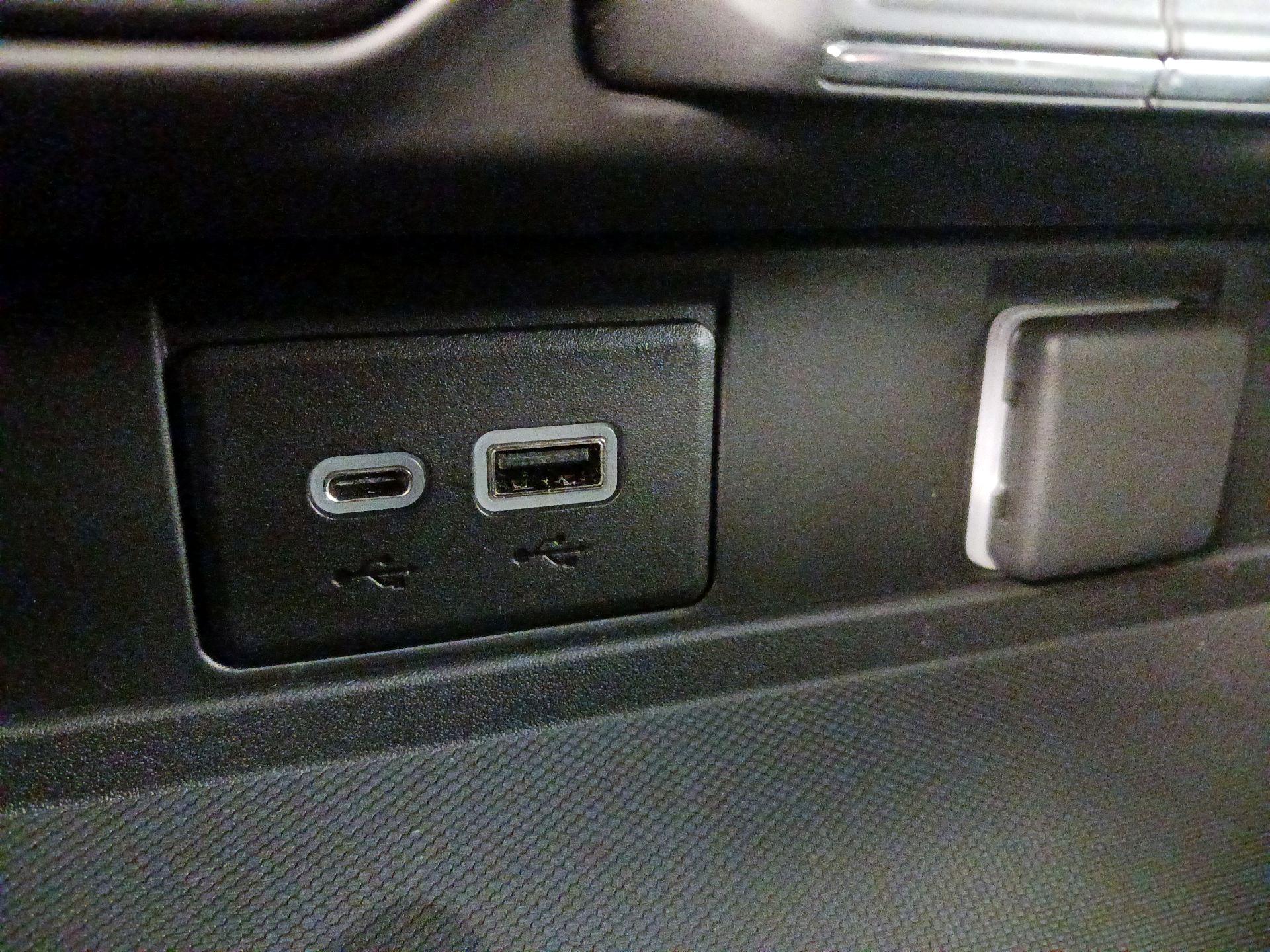 Thumbnail: 2021 Chevrolet Suburban - 18