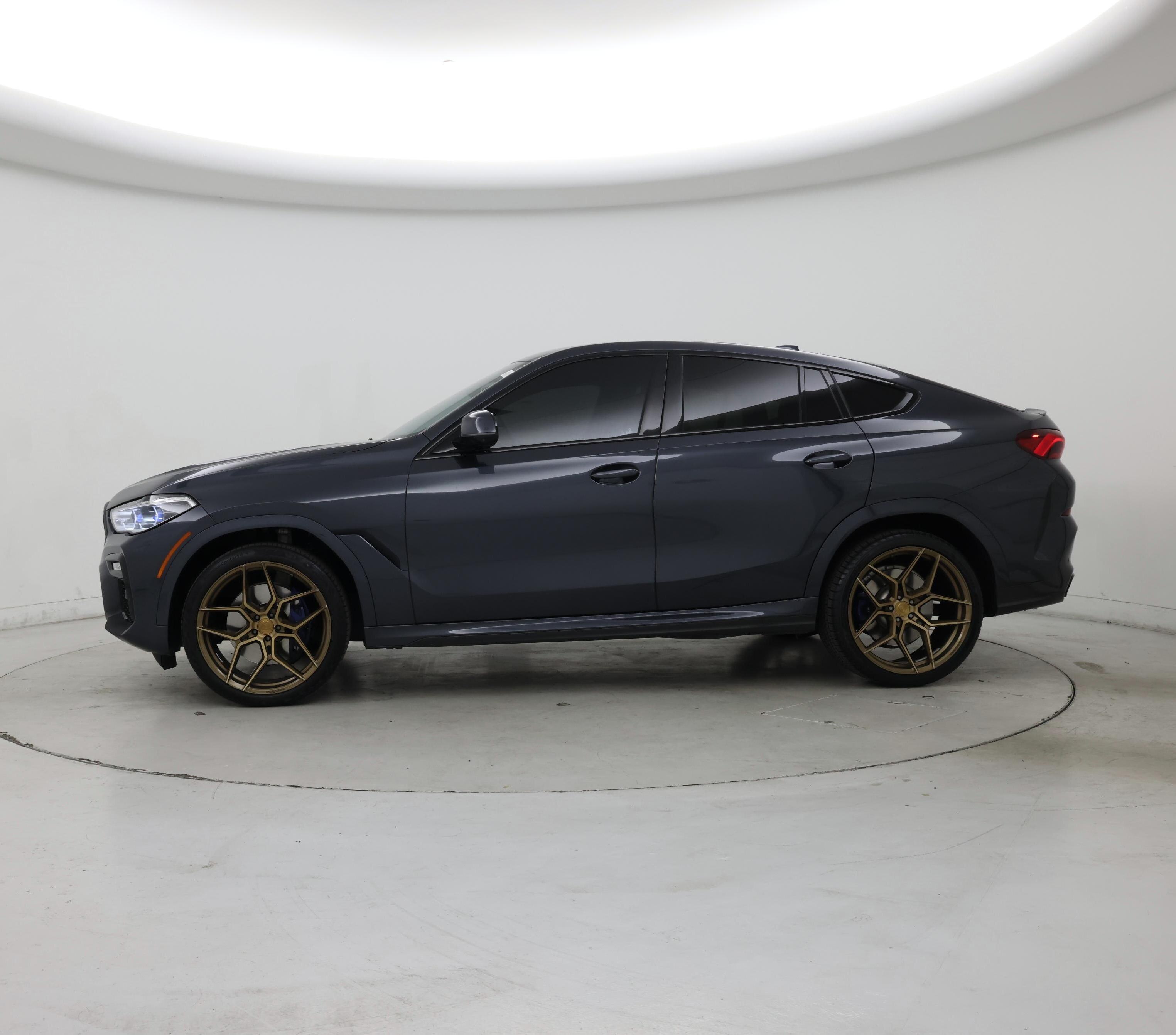 Thumbnail: 2021 BMW X6 - 3
