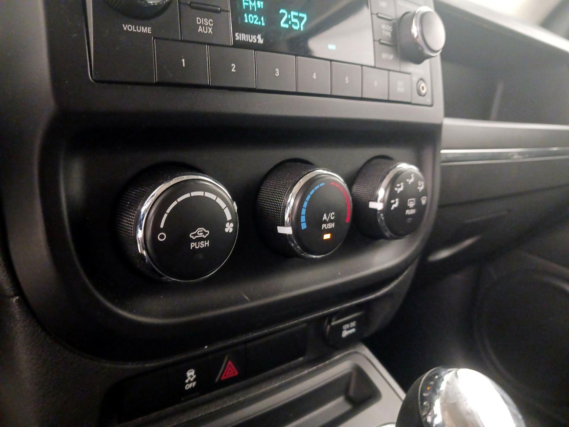 Thumbnail: 2017 Jeep Patriot - 14