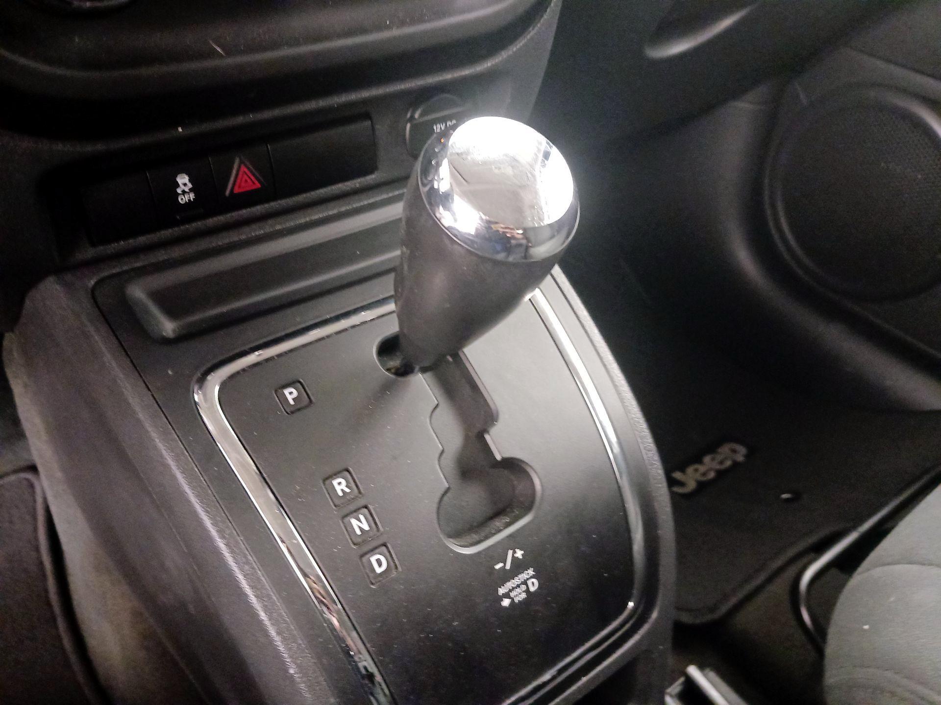 Thumbnail: 2017 Jeep Patriot - 15