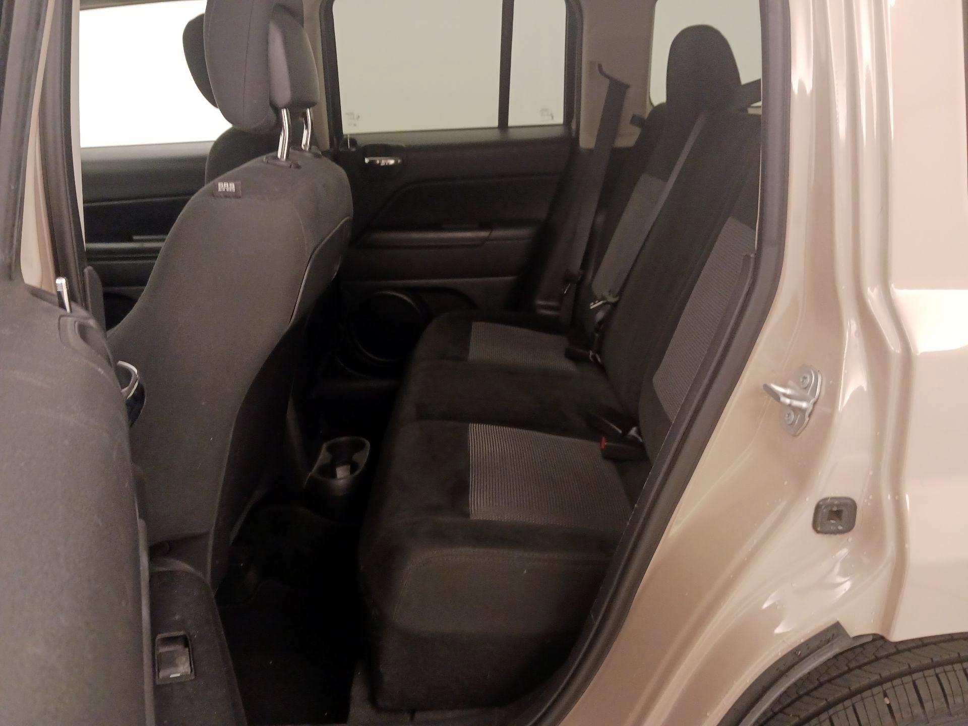 Thumbnail: 2017 Jeep Patriot - 16