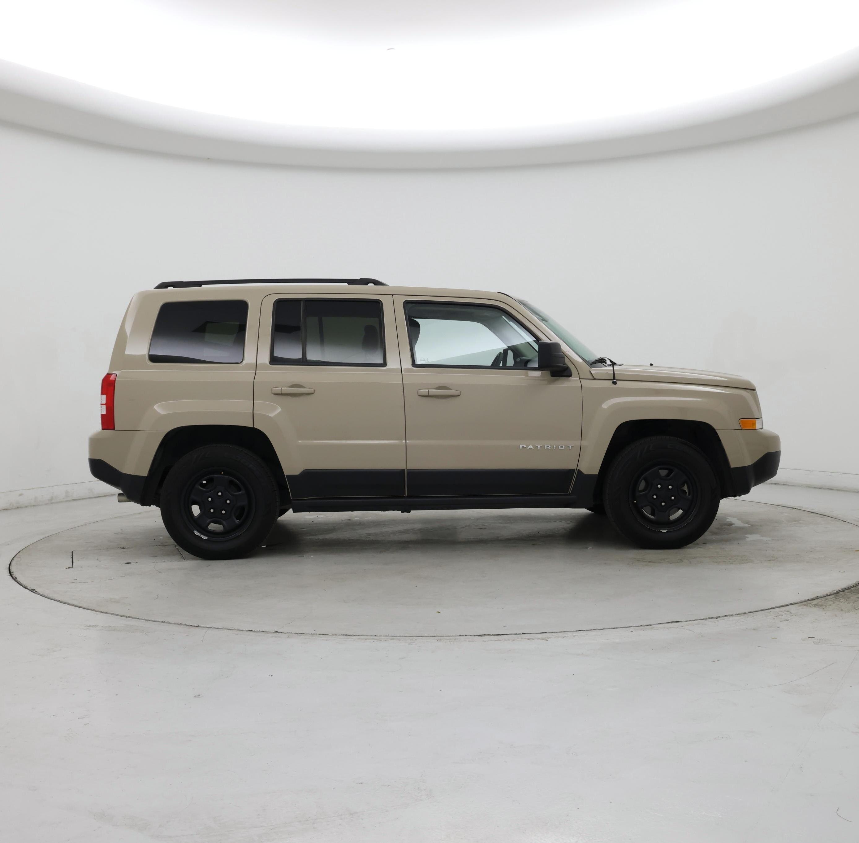 Thumbnail: 2017 Jeep Patriot - 7