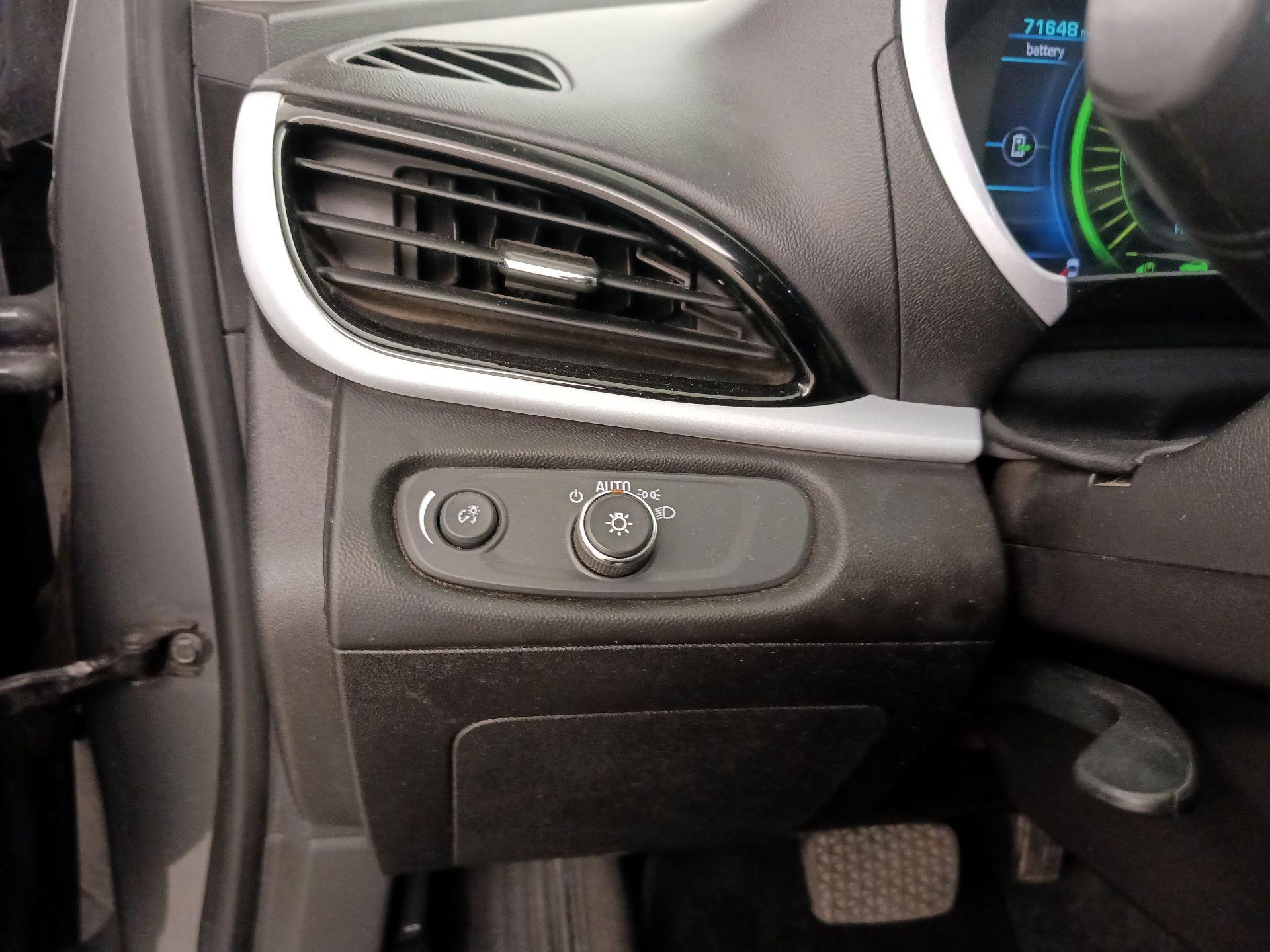 Thumbnail: 2017 Chevrolet Volt - 13