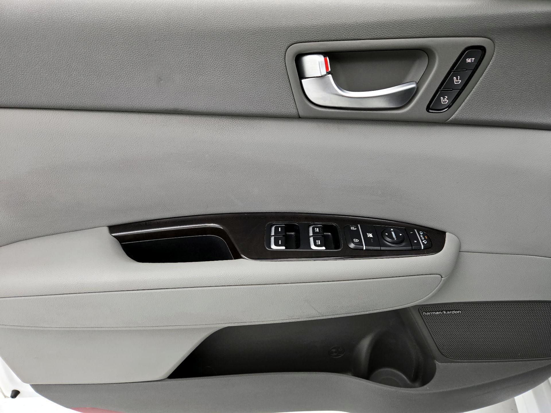 Thumbnail: 2016 Kia Optima - 12