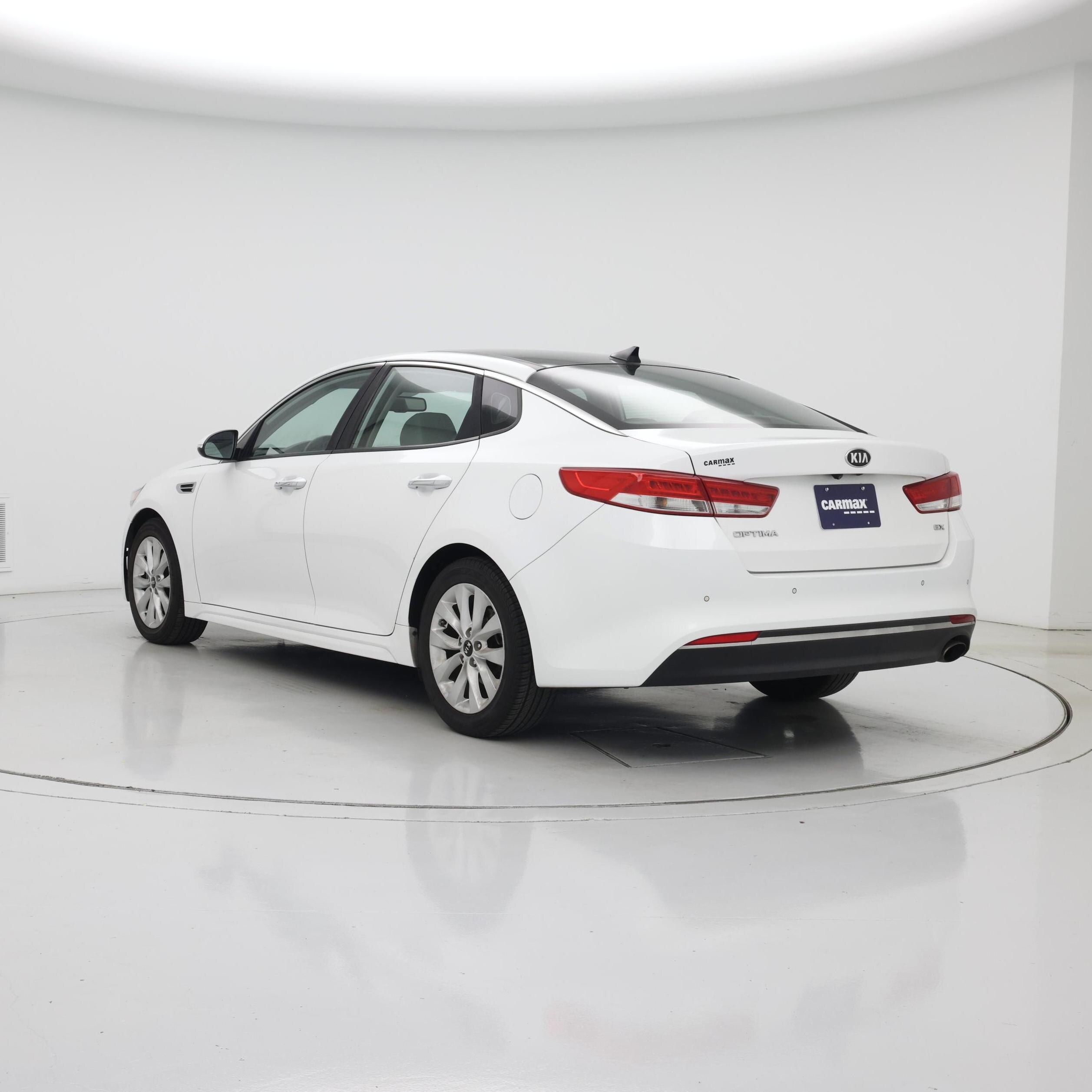 Thumbnail: 2016 Kia Optima - 2