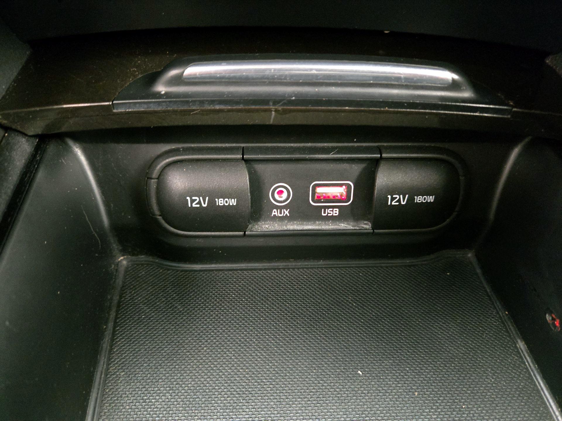 Thumbnail: 2016 Kia Optima - 19