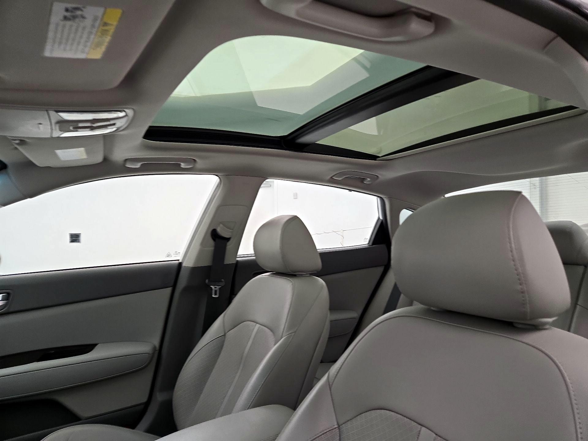Thumbnail: 2016 Kia Optima - 20