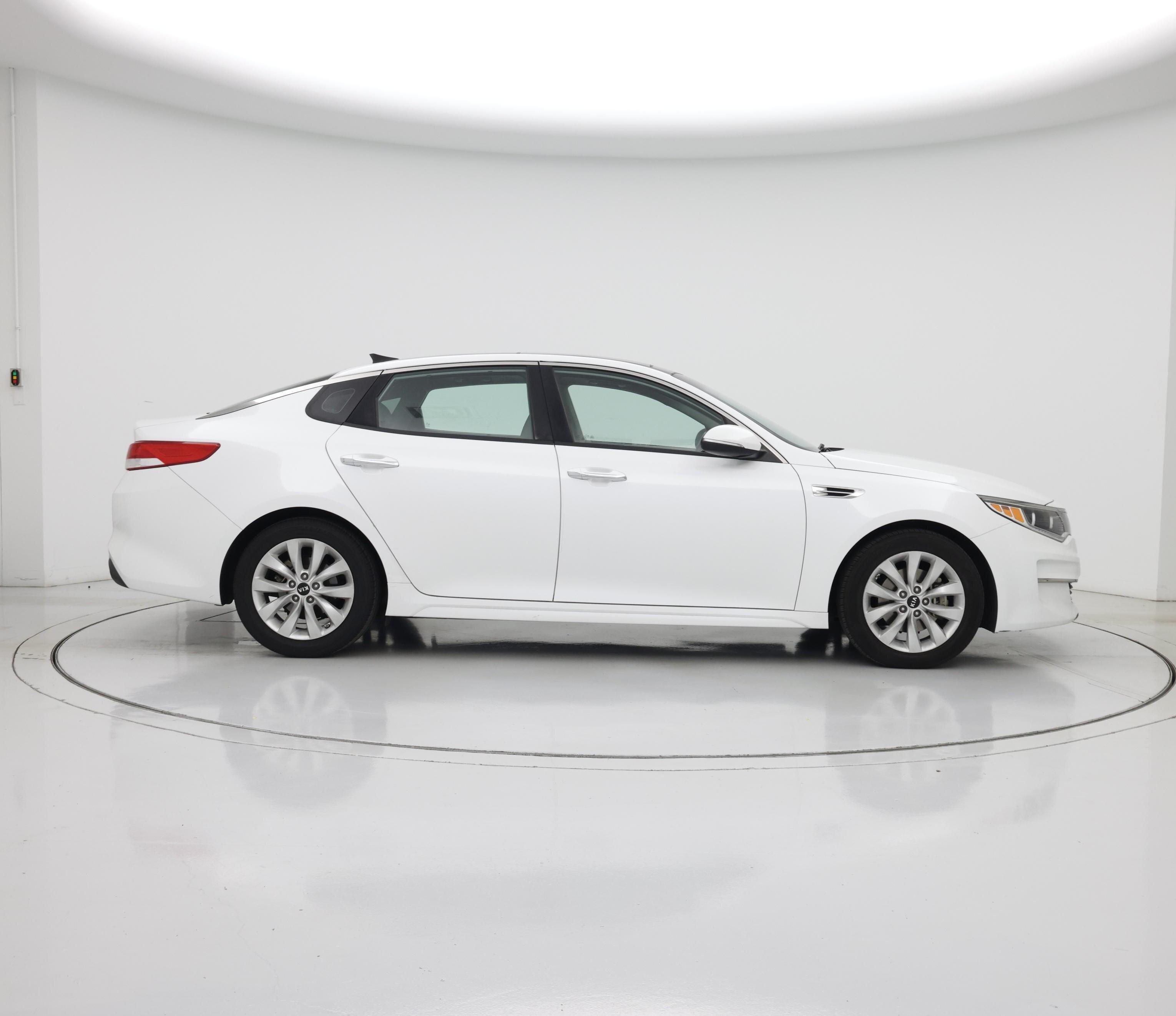 Thumbnail: 2016 Kia Optima - 7