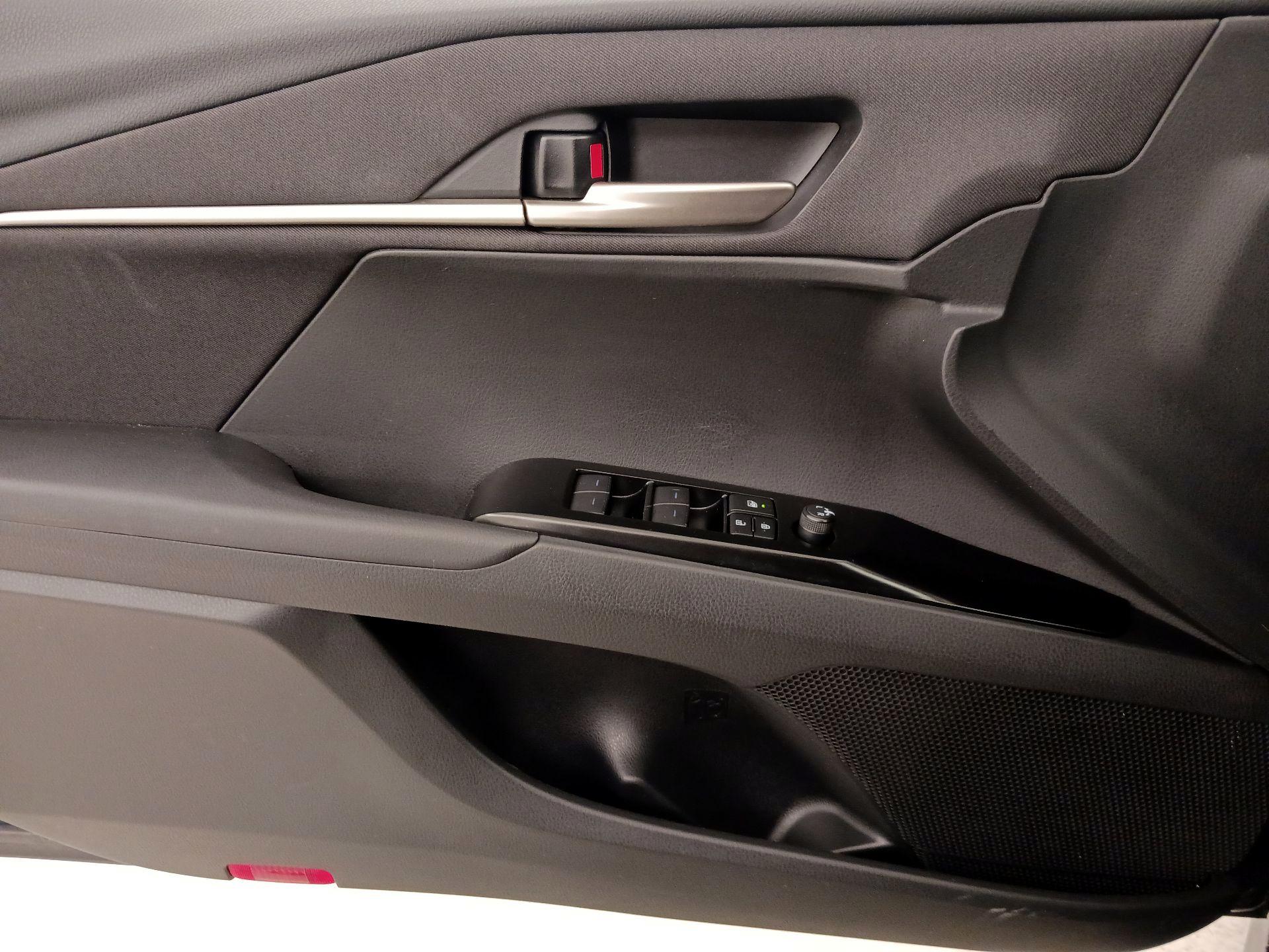 Thumbnail: 2025 Toyota Camry - 12