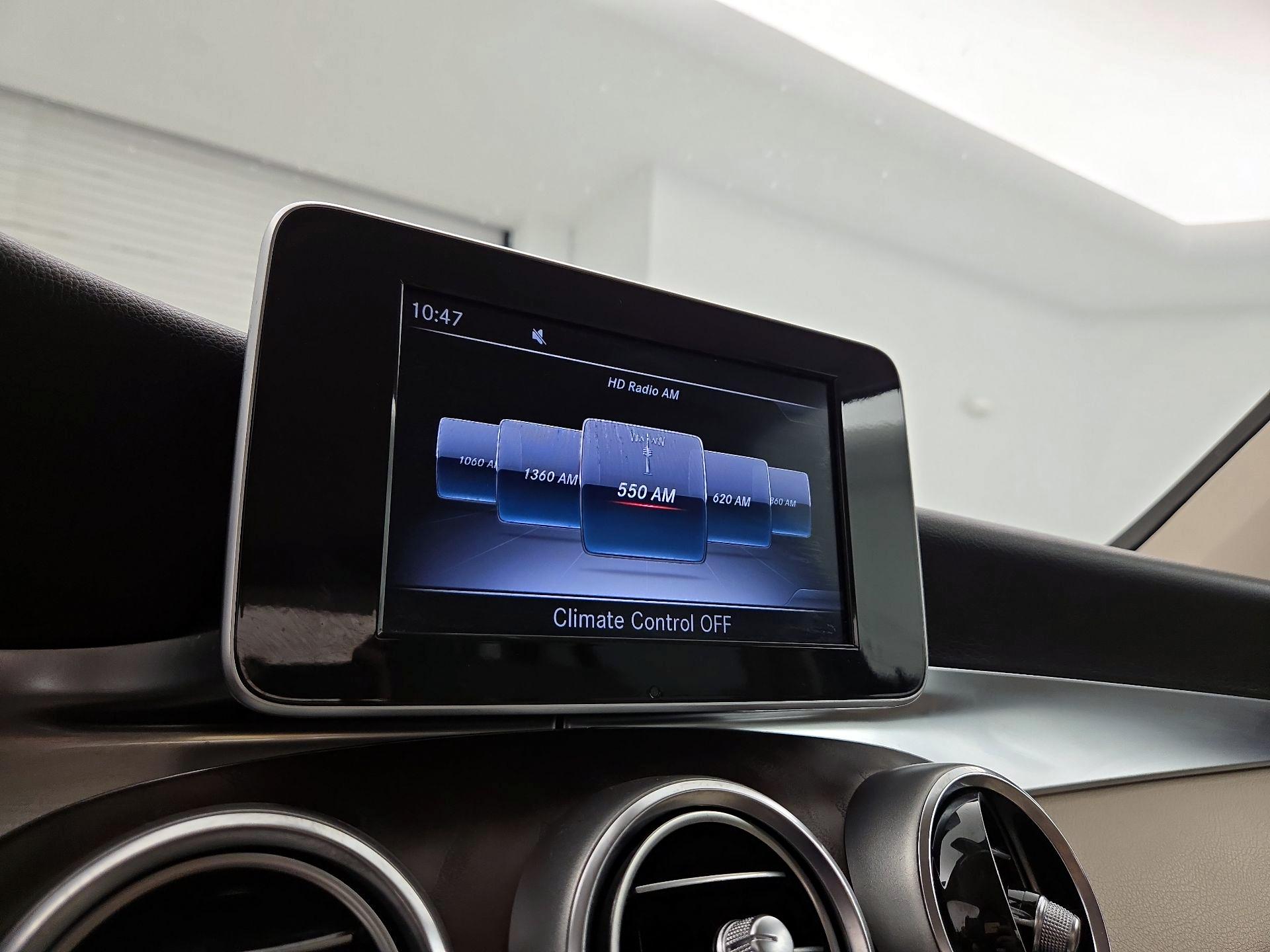 Thumbnail: 2019 Mercedes-Benz GLC - 15