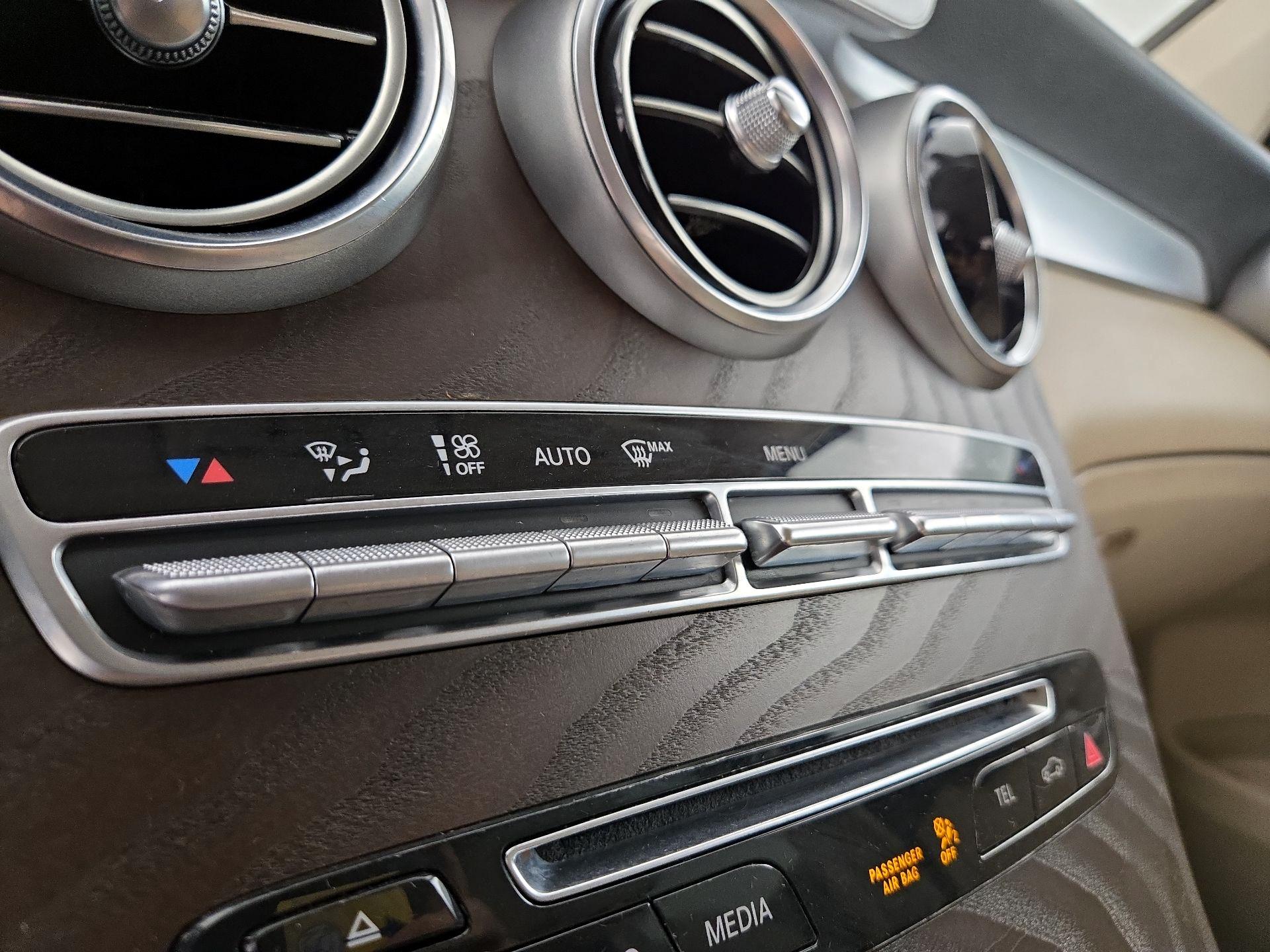Thumbnail: 2019 Mercedes-Benz GLC - 16