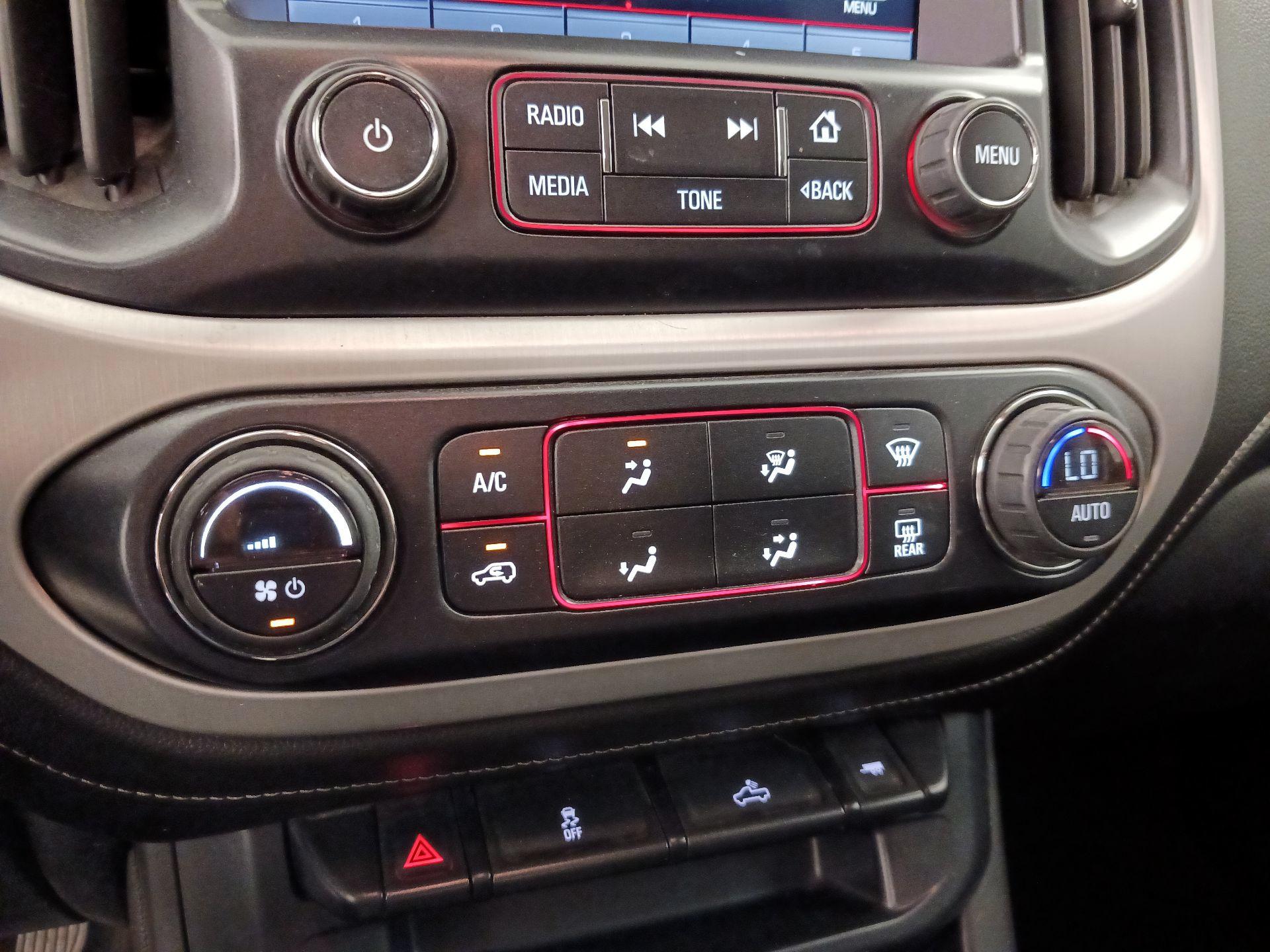 Thumbnail: 2015 GMC Canyon - 17