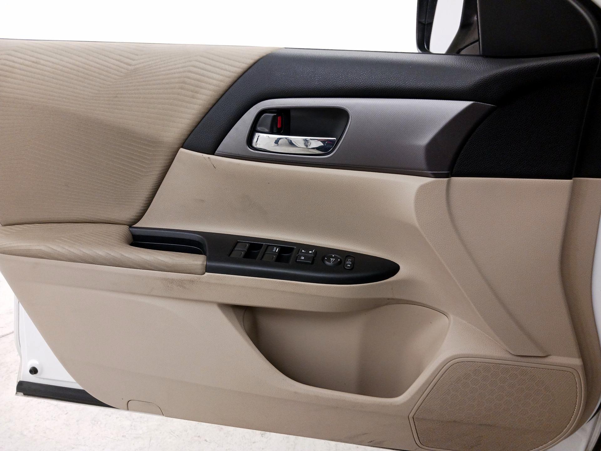 Thumbnail: 2015 Honda Accord - 12
