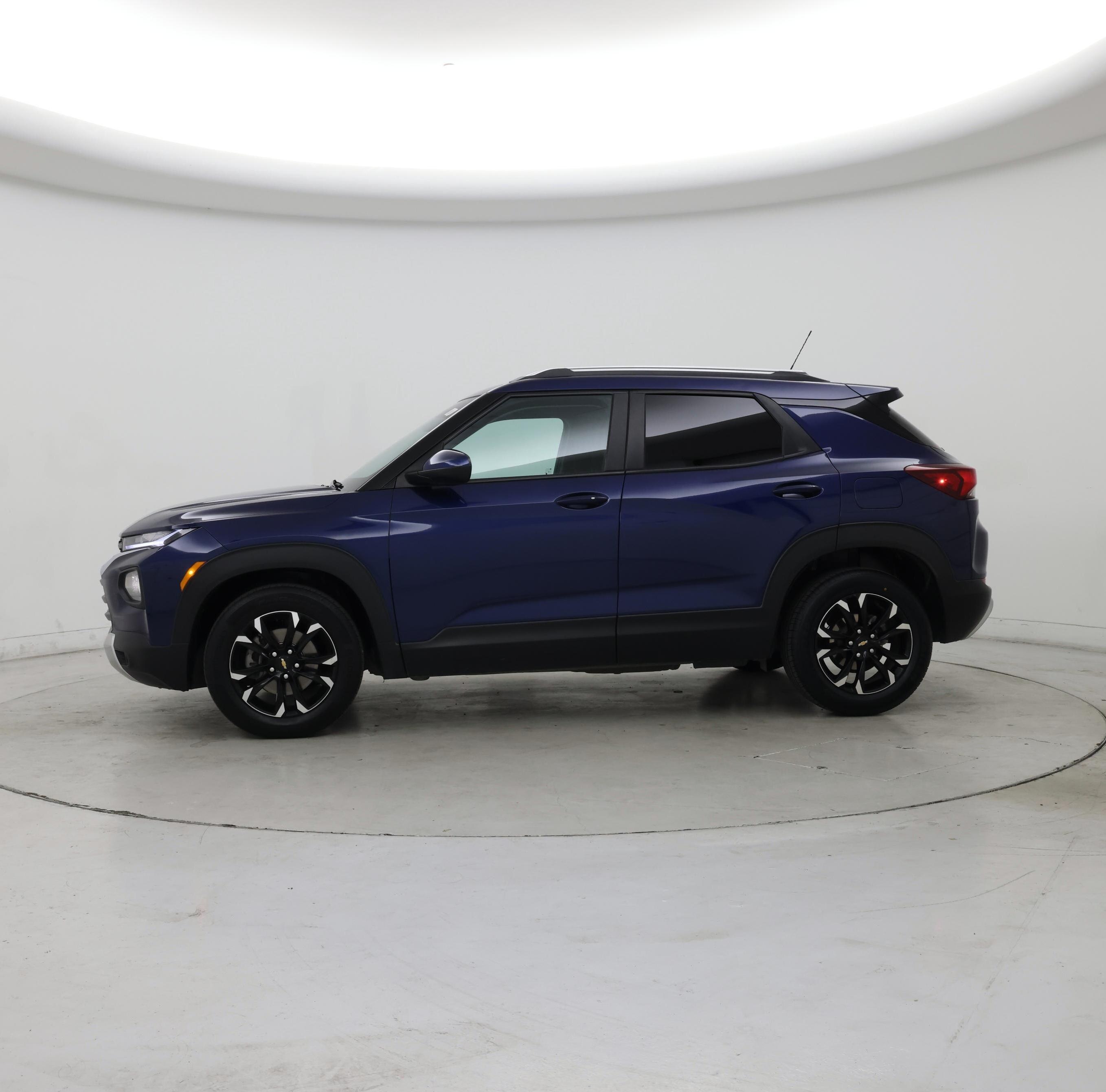 Thumbnail: 2023 Chevrolet TrailBlazer - 3