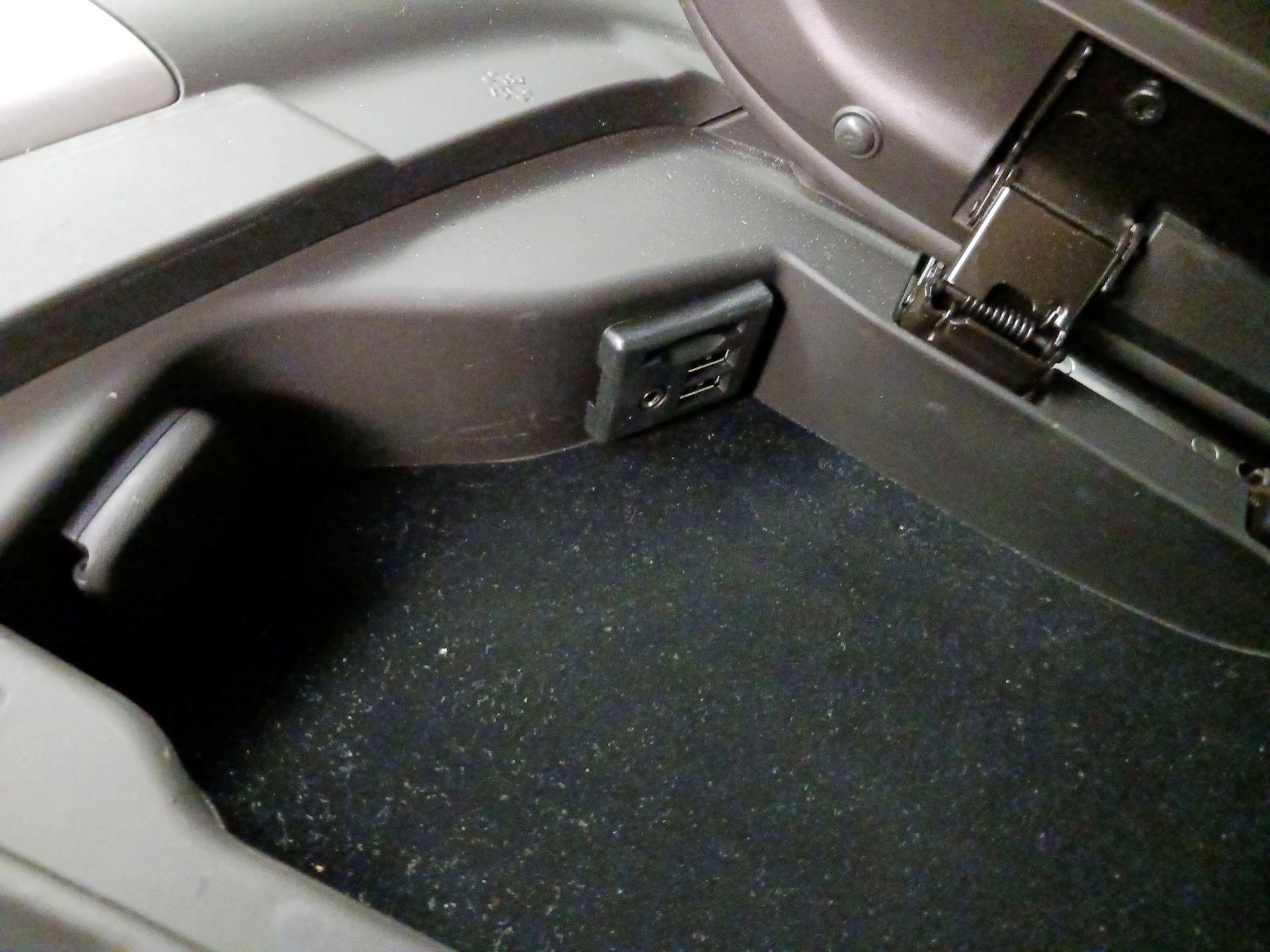 Thumbnail: 2015 Chevrolet Corvette - 19