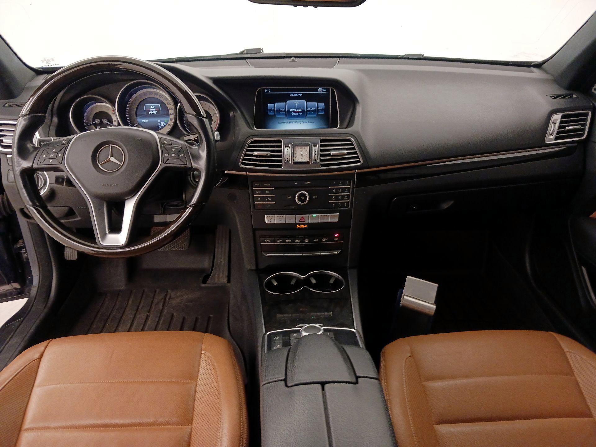 Thumbnail: 2016 Mercedes-Benz E-Class - 9