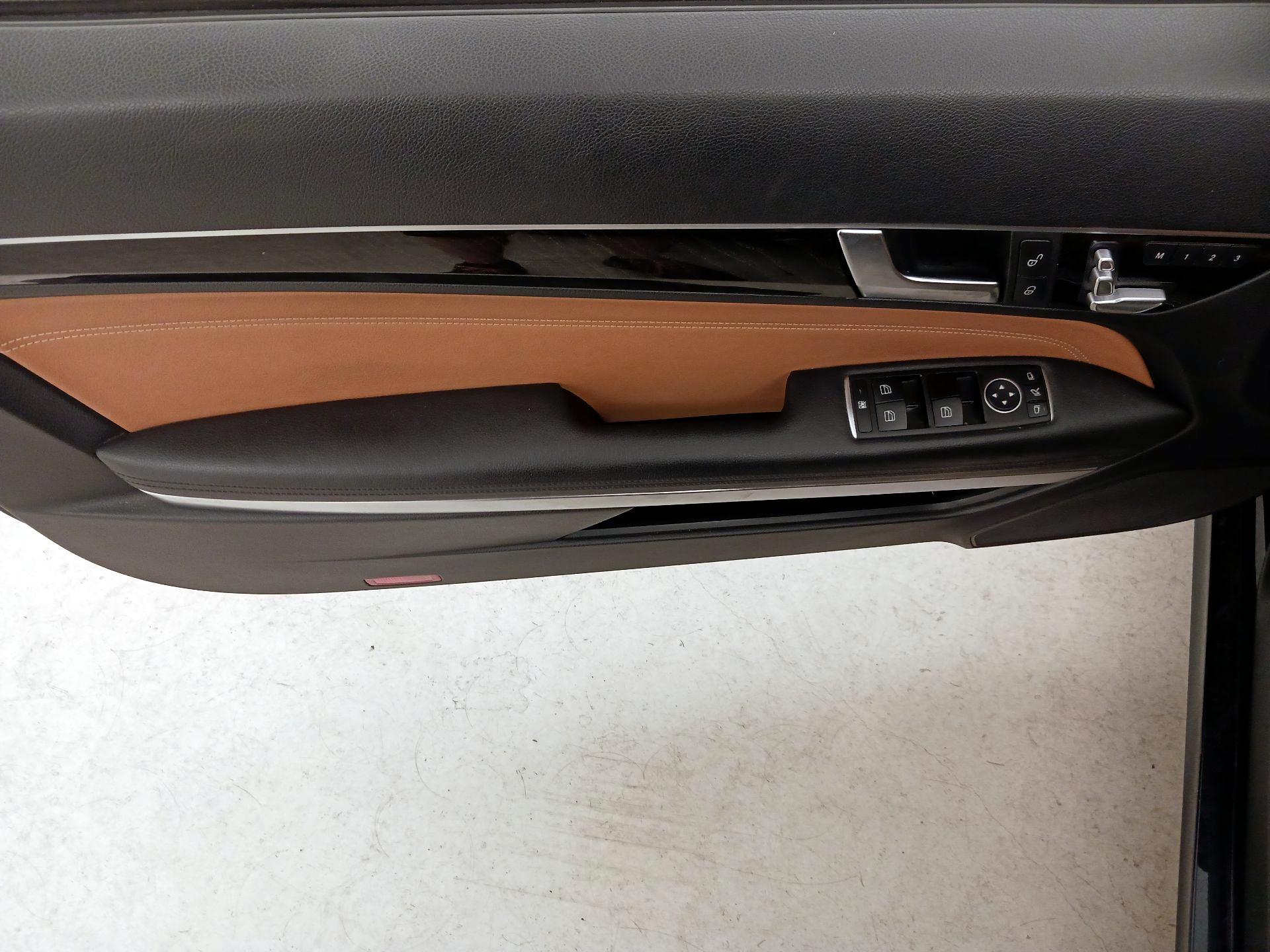 Thumbnail: 2016 Mercedes-Benz E-Class - 12