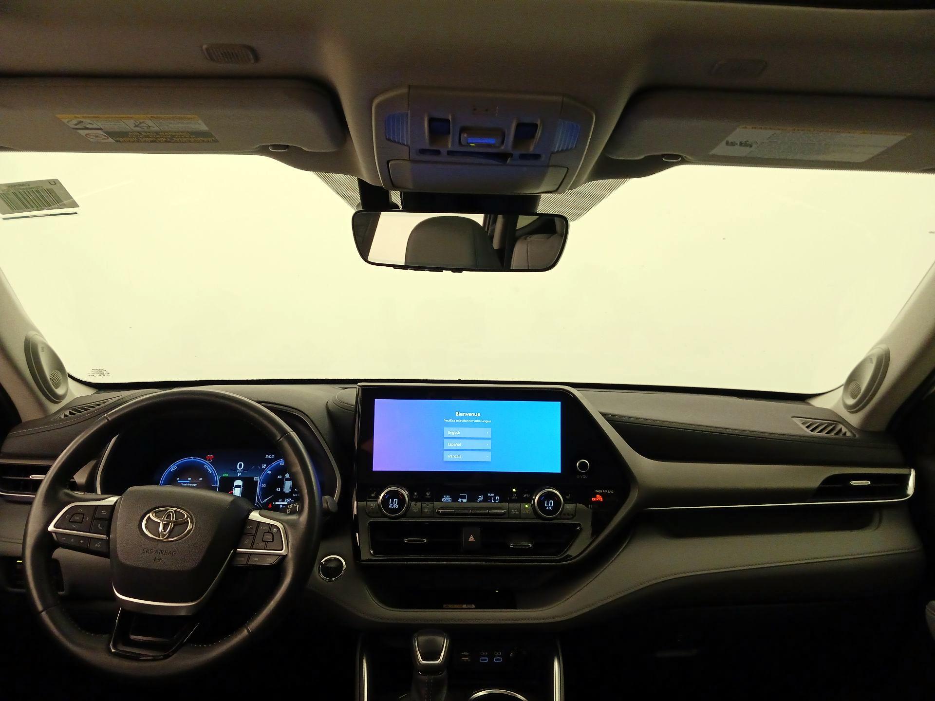 Thumbnail: 2023 Toyota Highlander - 9