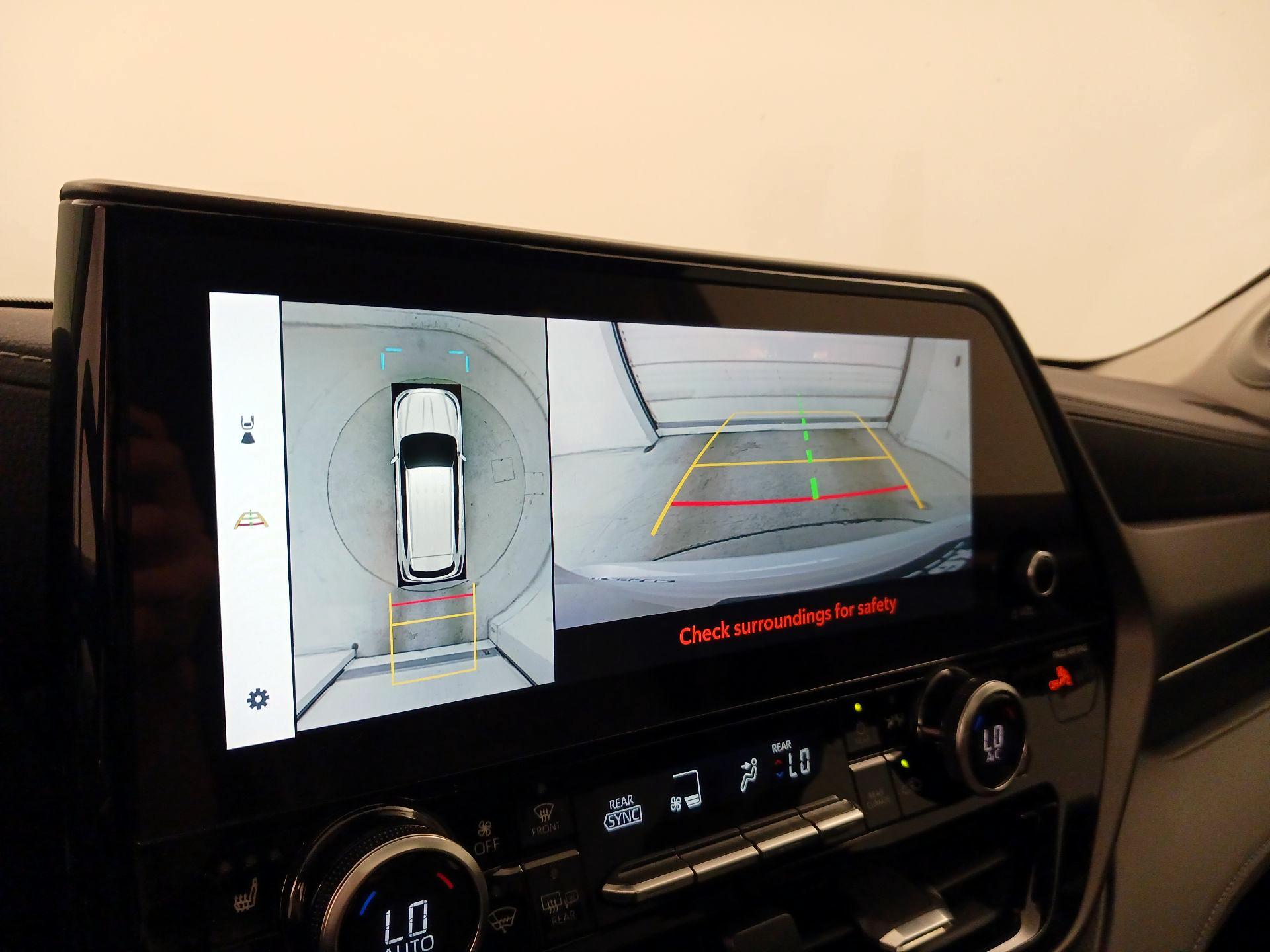 Thumbnail: 2023 Toyota Highlander - 14