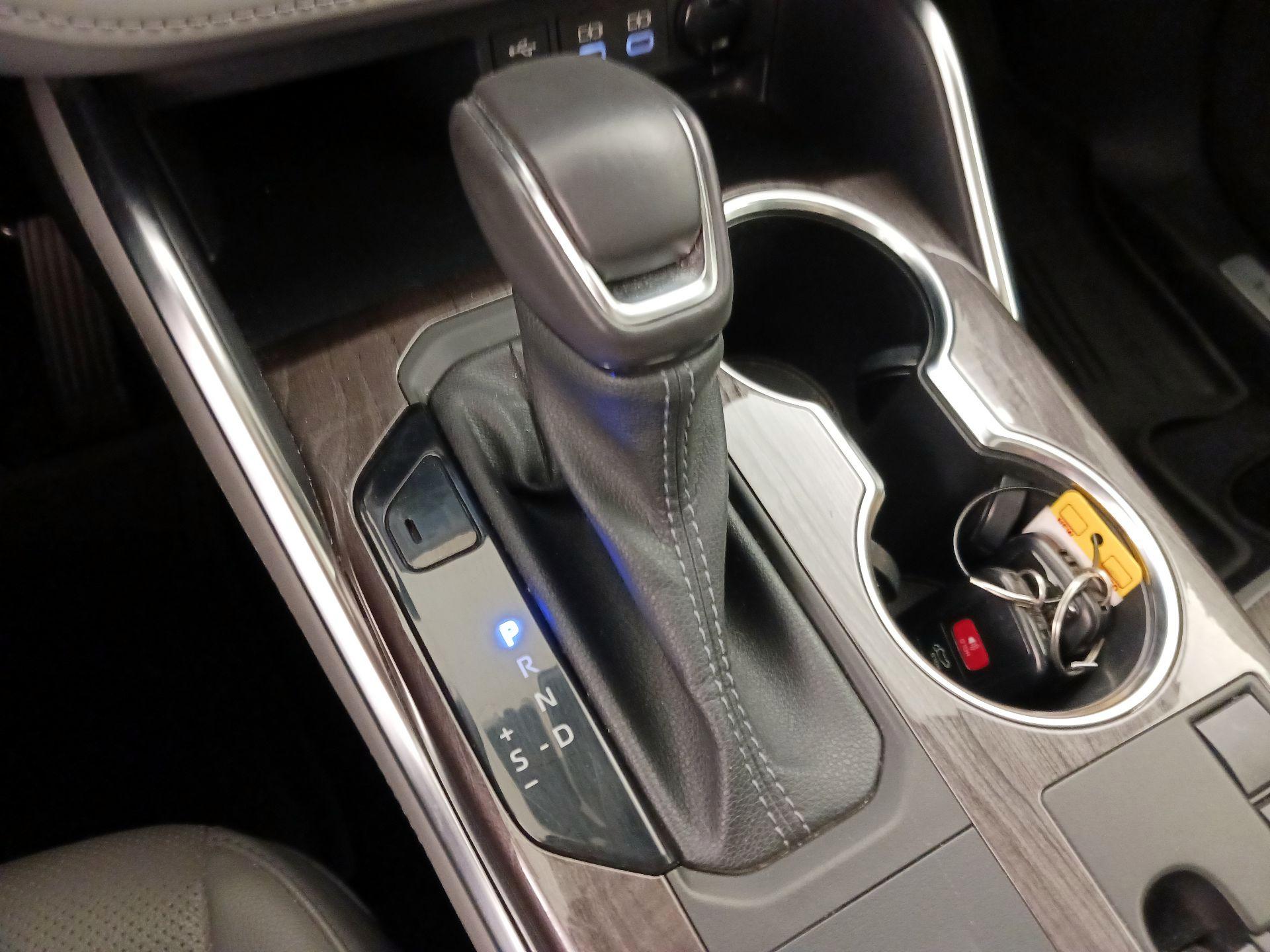 Thumbnail: 2023 Toyota Highlander - 17