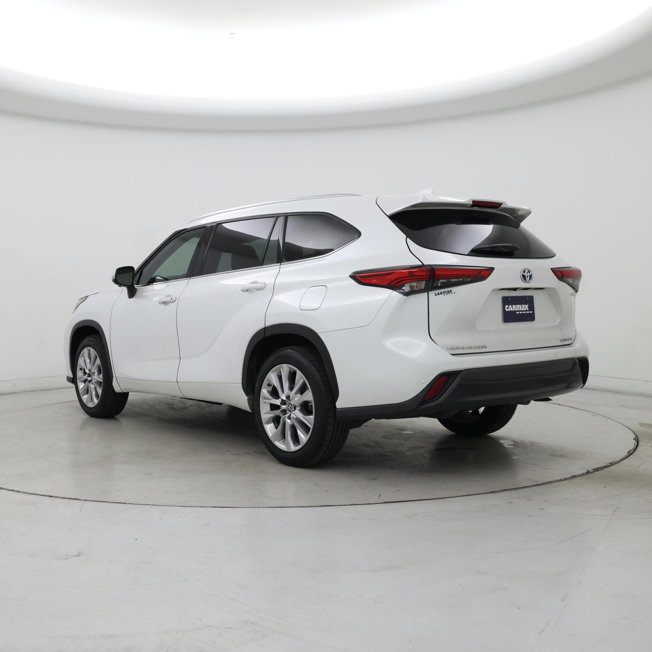 Thumbnail: 2023 Toyota Highlander - 2