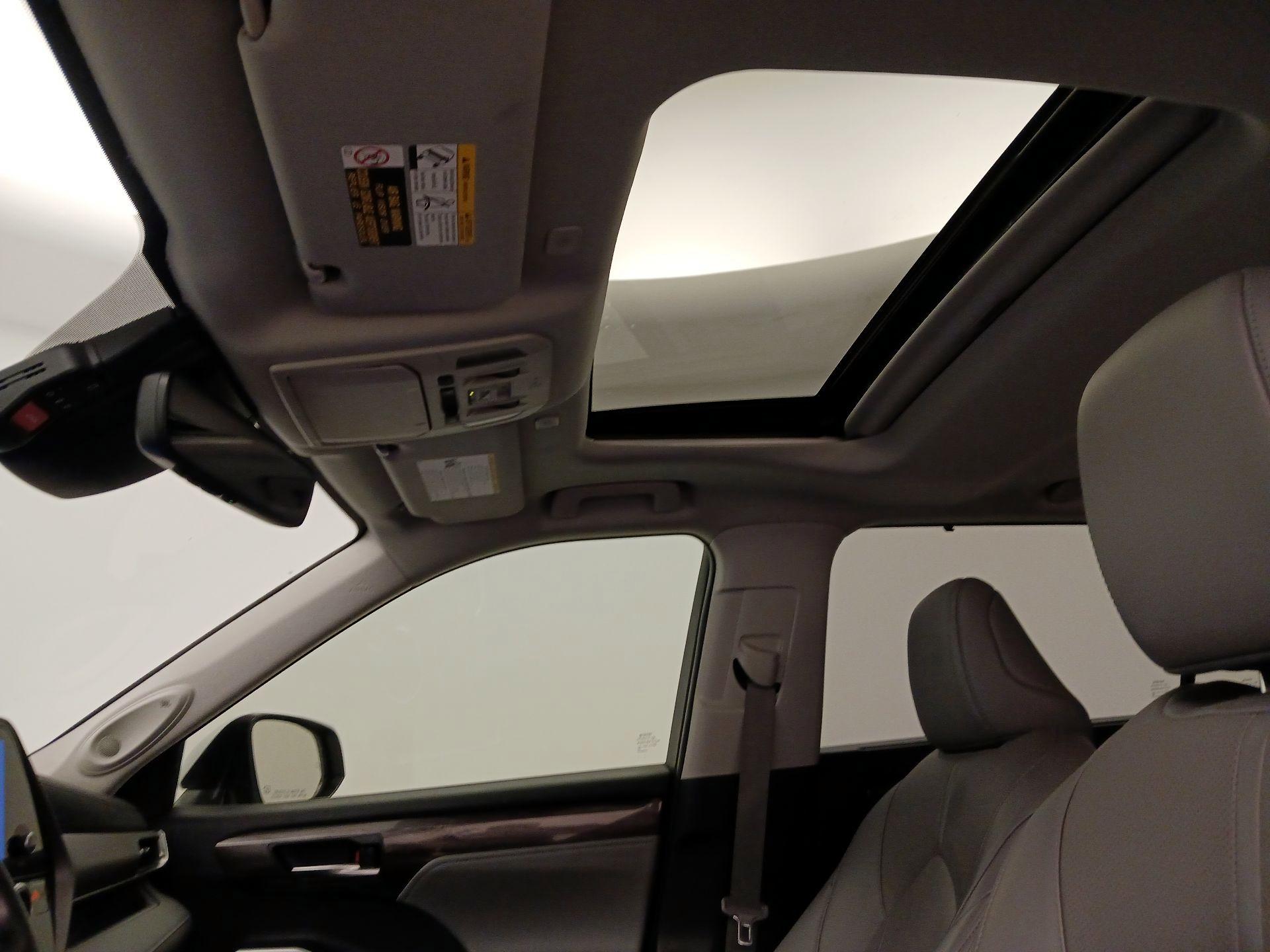 Thumbnail: 2023 Toyota Highlander - 19