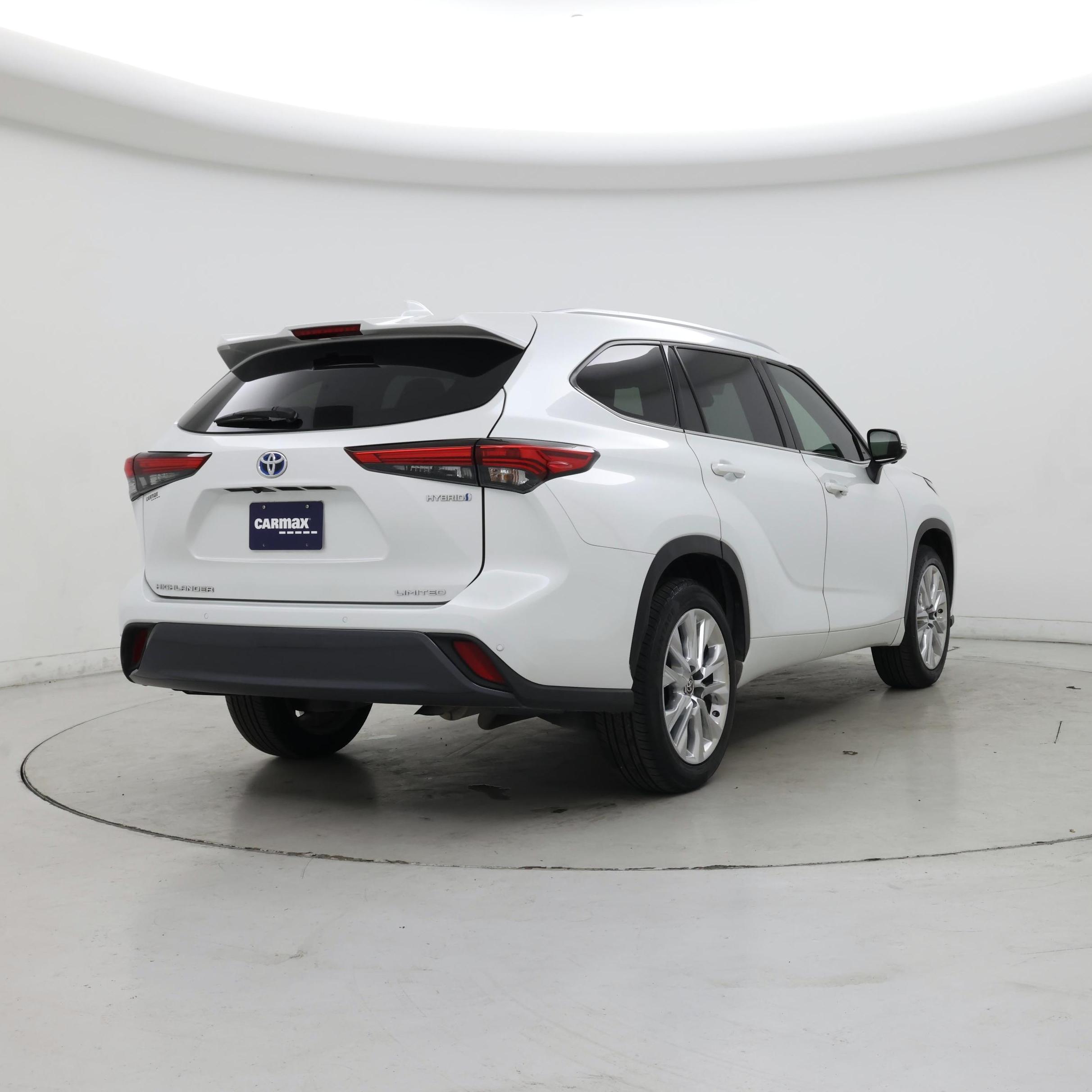 Thumbnail: 2023 Toyota Highlander - 8