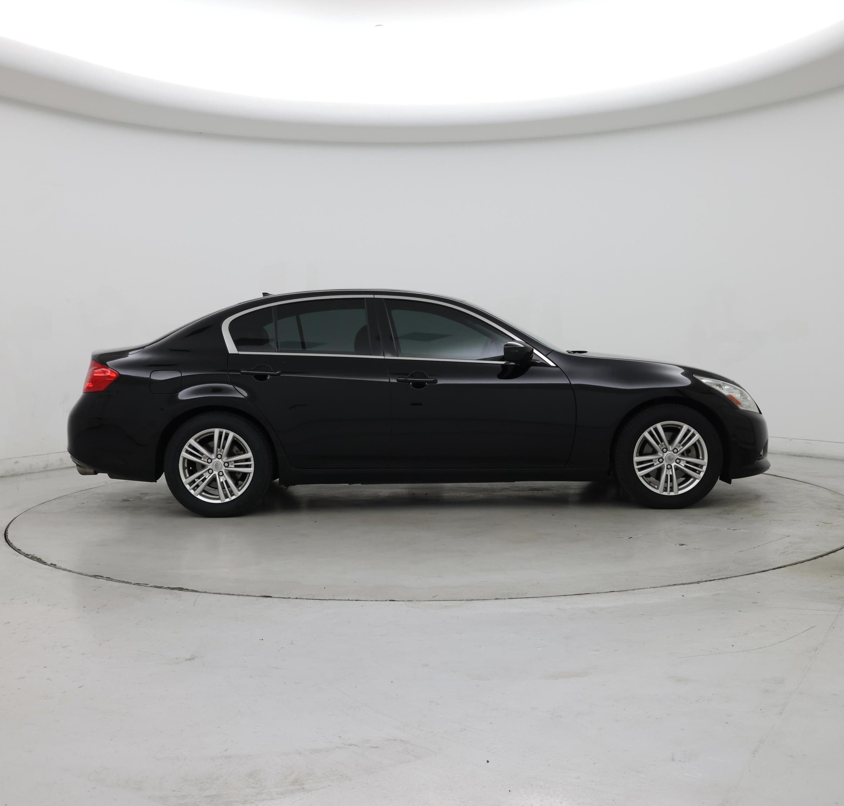 Thumbnail: 2015 INFINITI  - 7