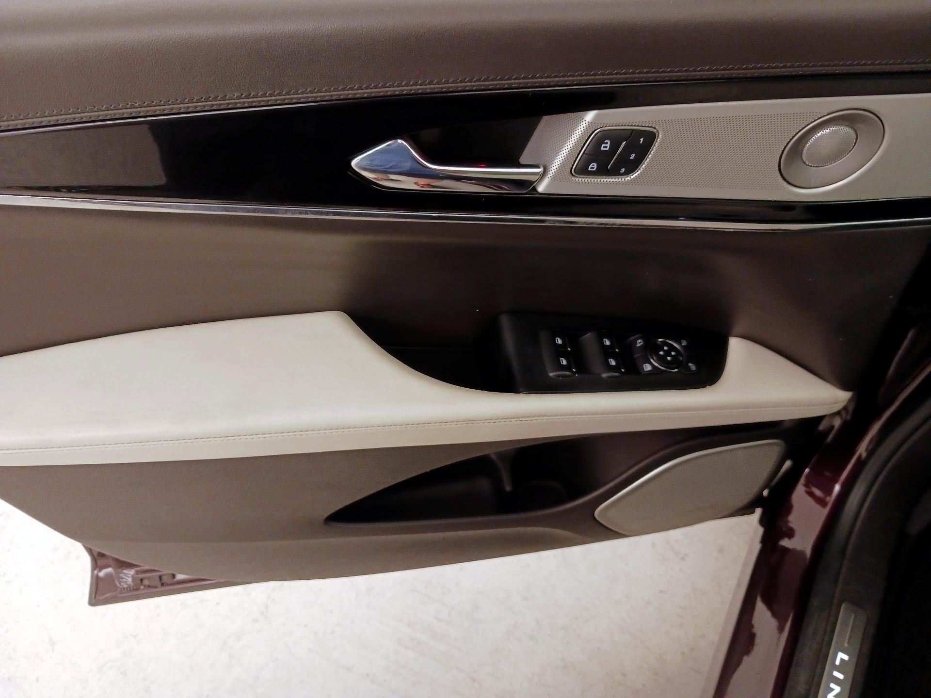 Thumbnail: 2021 Lincoln Nautilus - 12