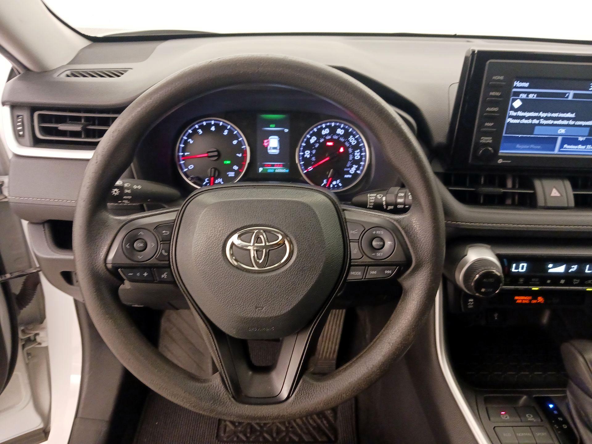 Thumbnail: 2022 Toyota RAV4 - 10