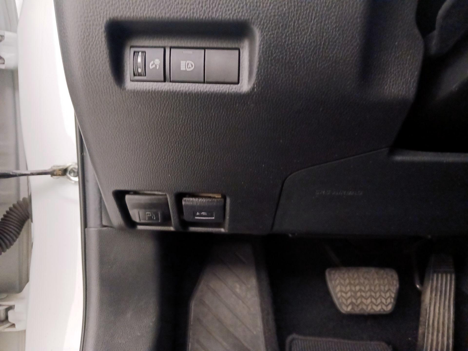 Thumbnail: 2022 Toyota RAV4 - 13