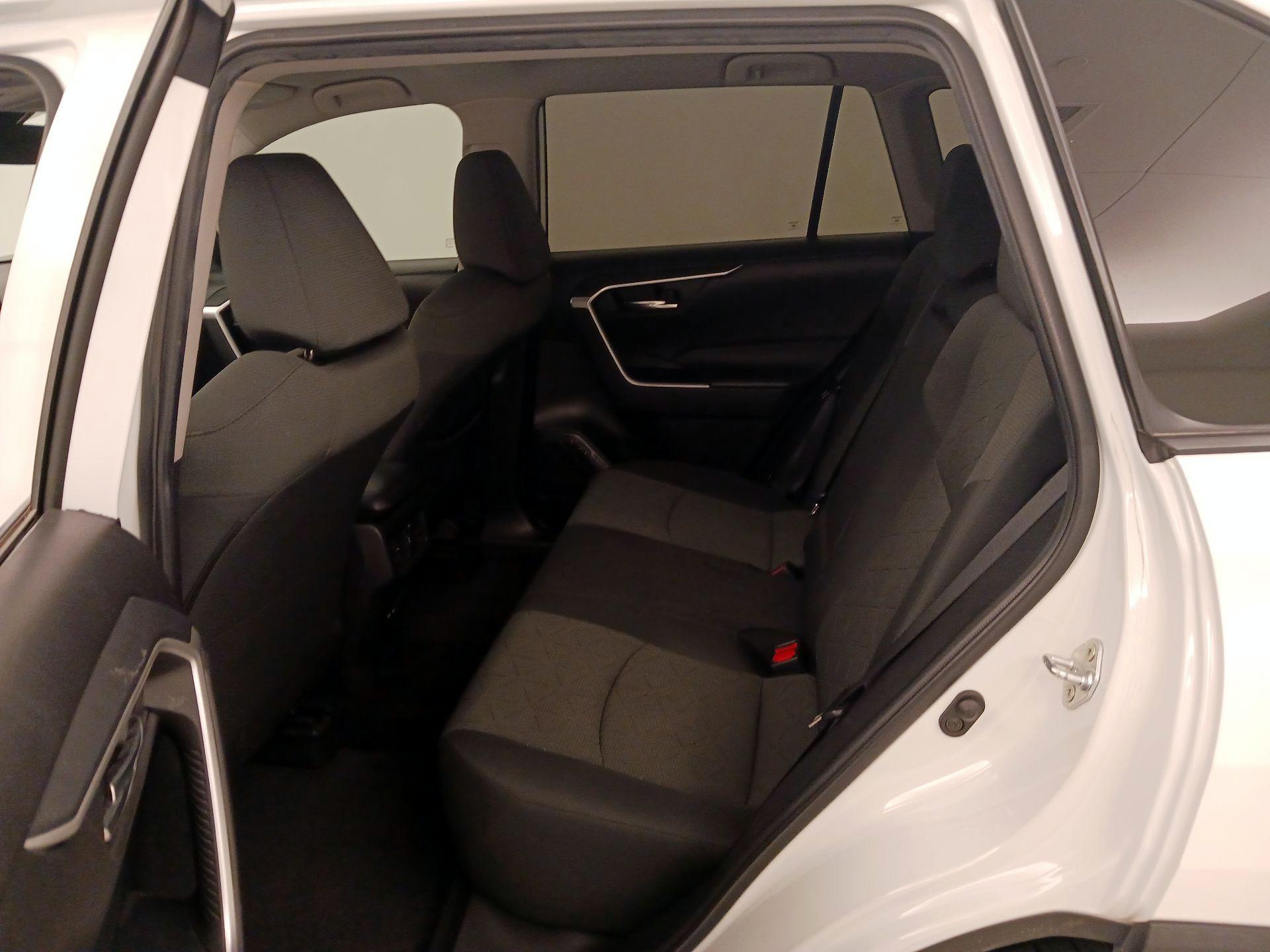 Thumbnail: 2022 Toyota RAV4 - 19