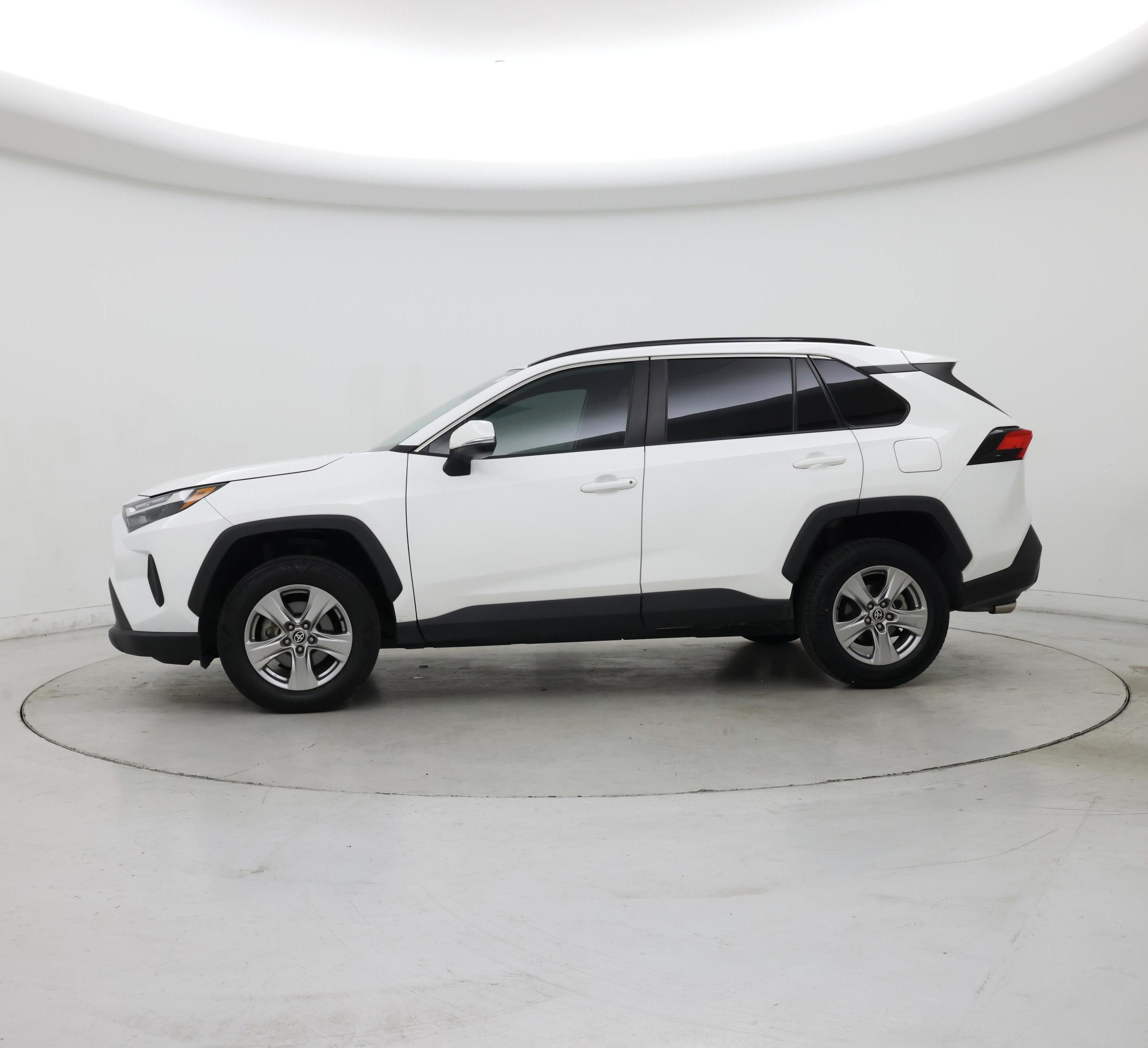 Thumbnail: 2022 Toyota RAV4 - 3