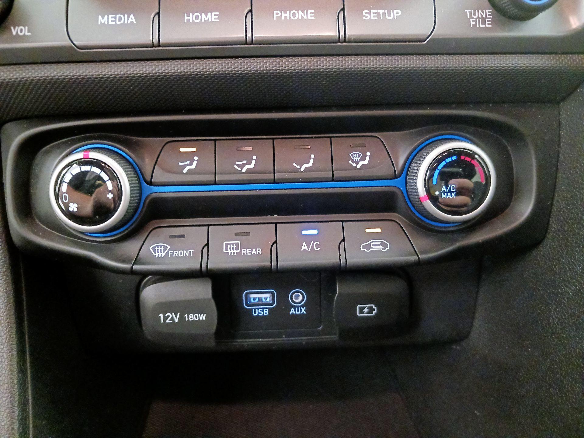 Thumbnail: 2020 Hyundai Veloster - 16