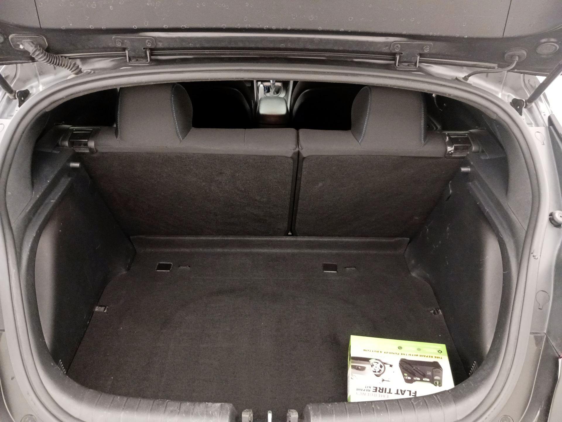 Thumbnail: 2020 Hyundai Veloster - 20