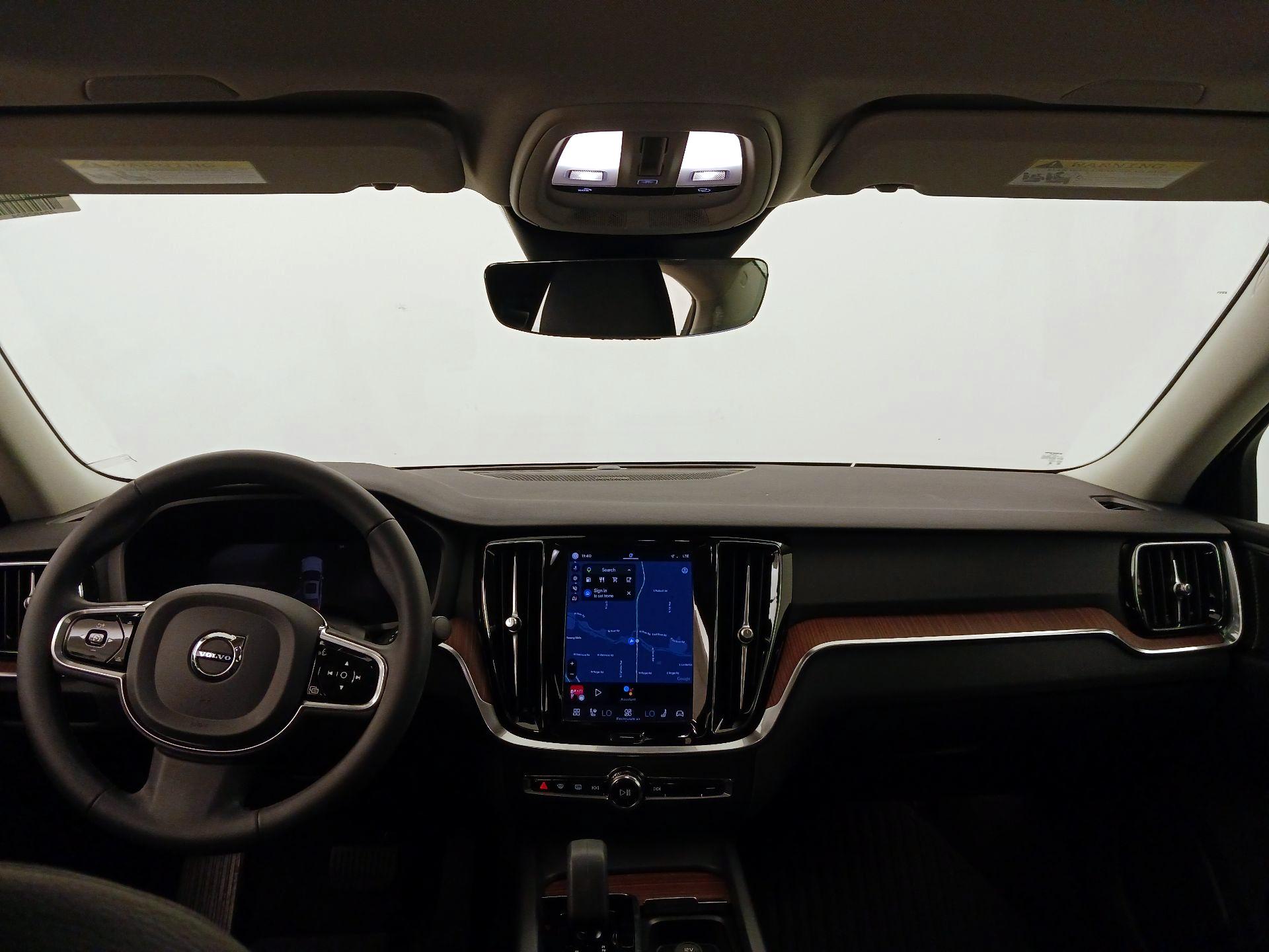 Thumbnail: 2024 Volvo S60 - 9