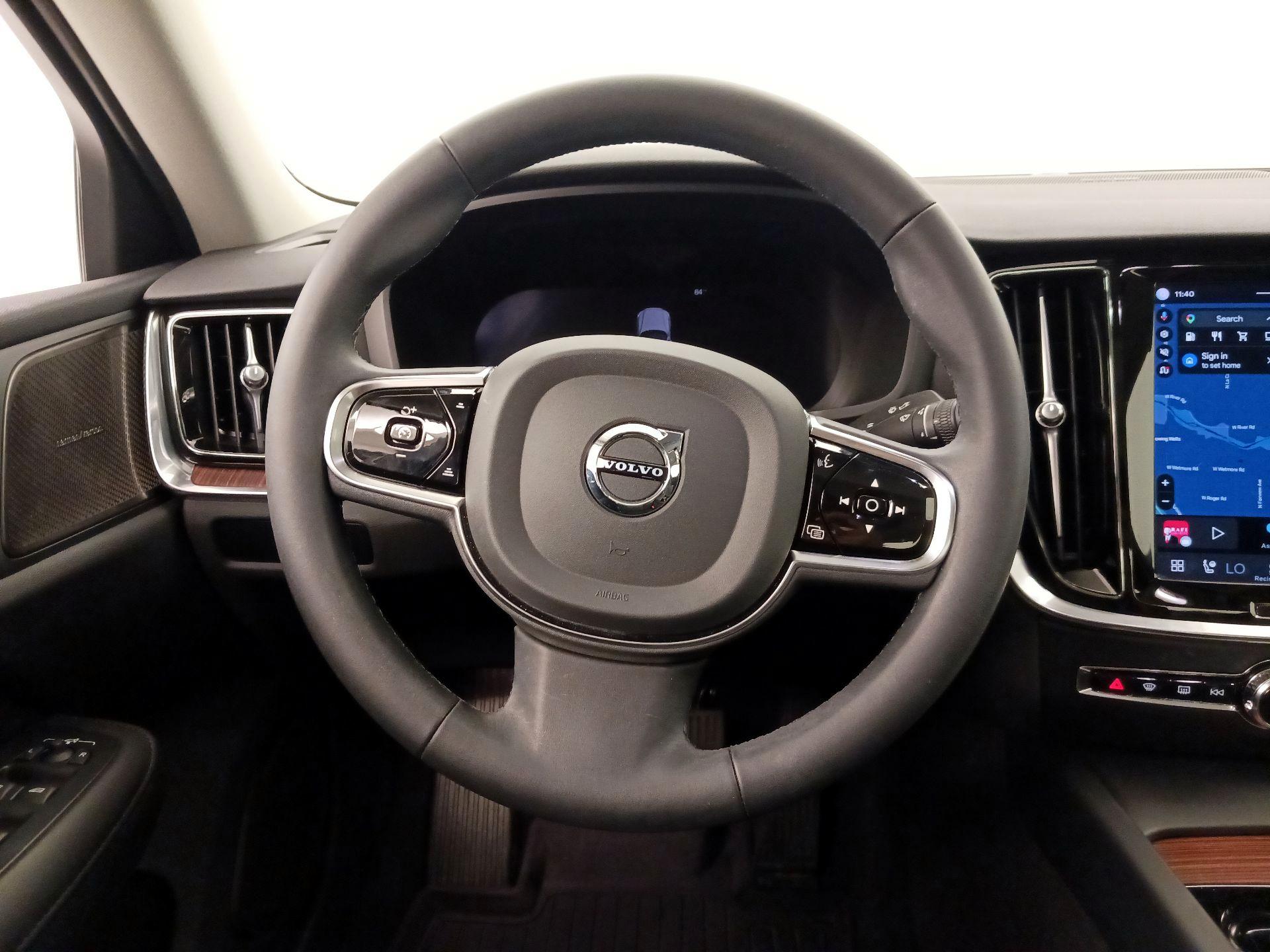 Thumbnail: 2024 Volvo S60 - 10