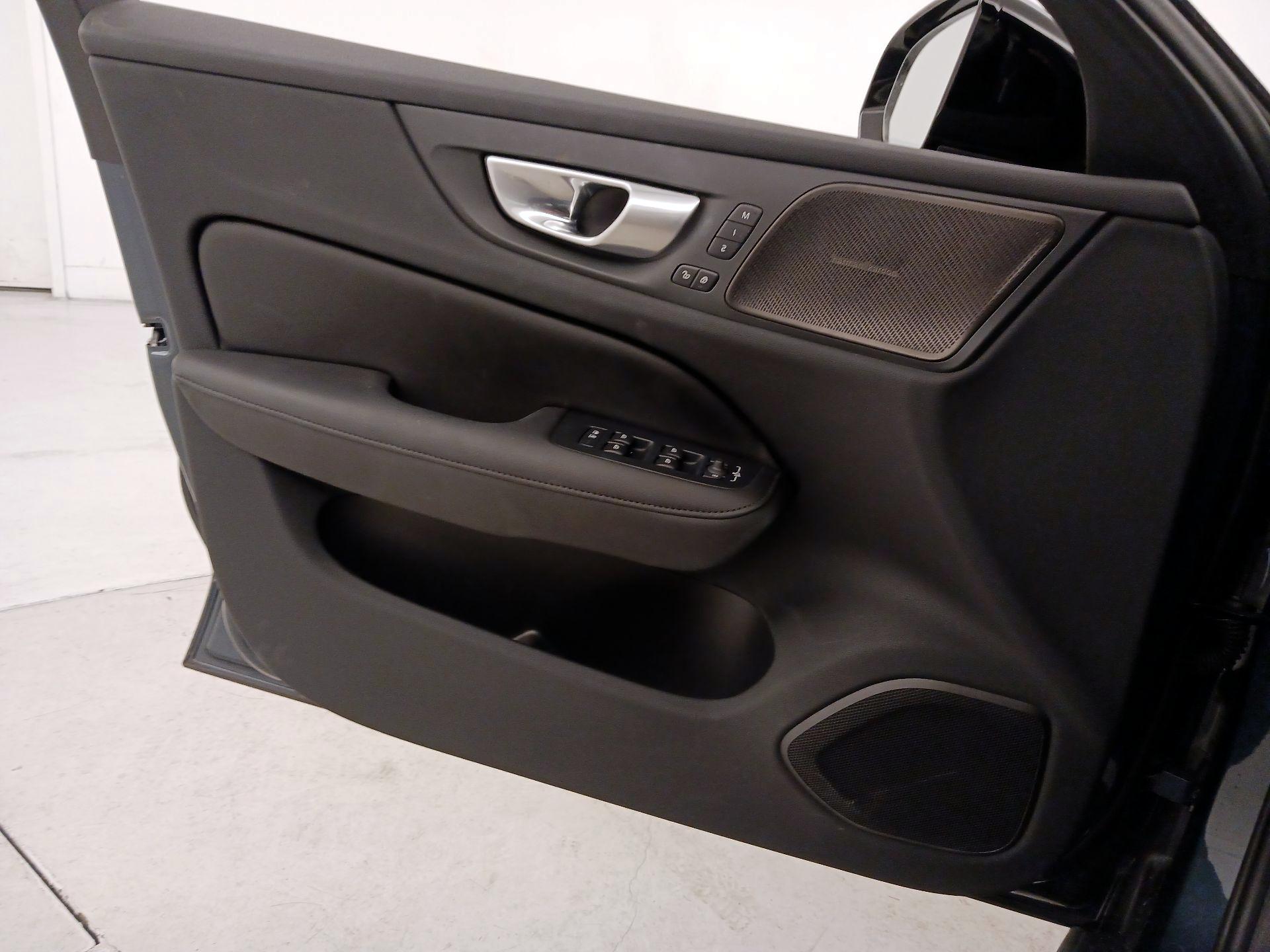 Thumbnail: 2024 Volvo S60 - 12