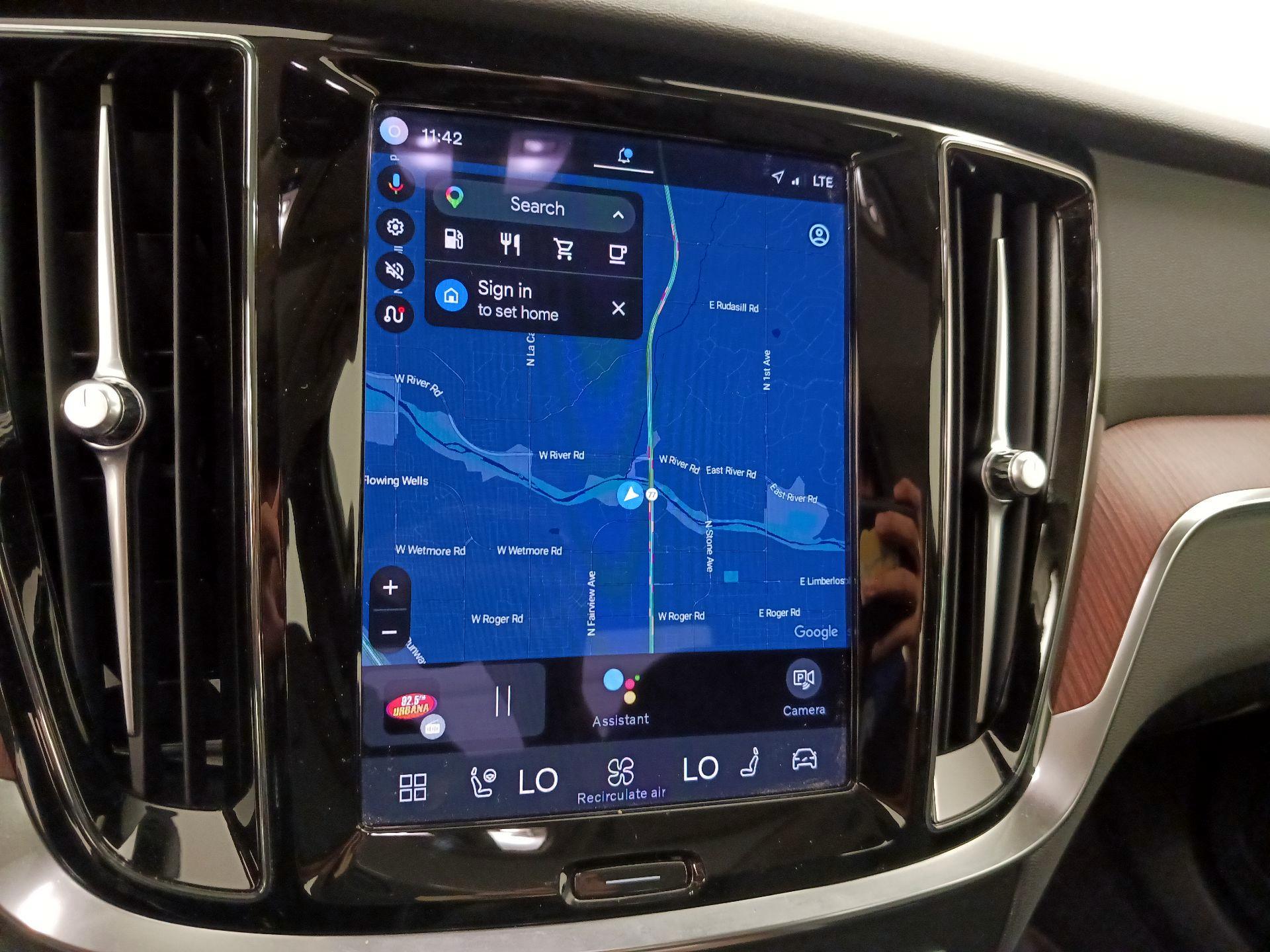 Thumbnail: 2024 Volvo S60 - 14