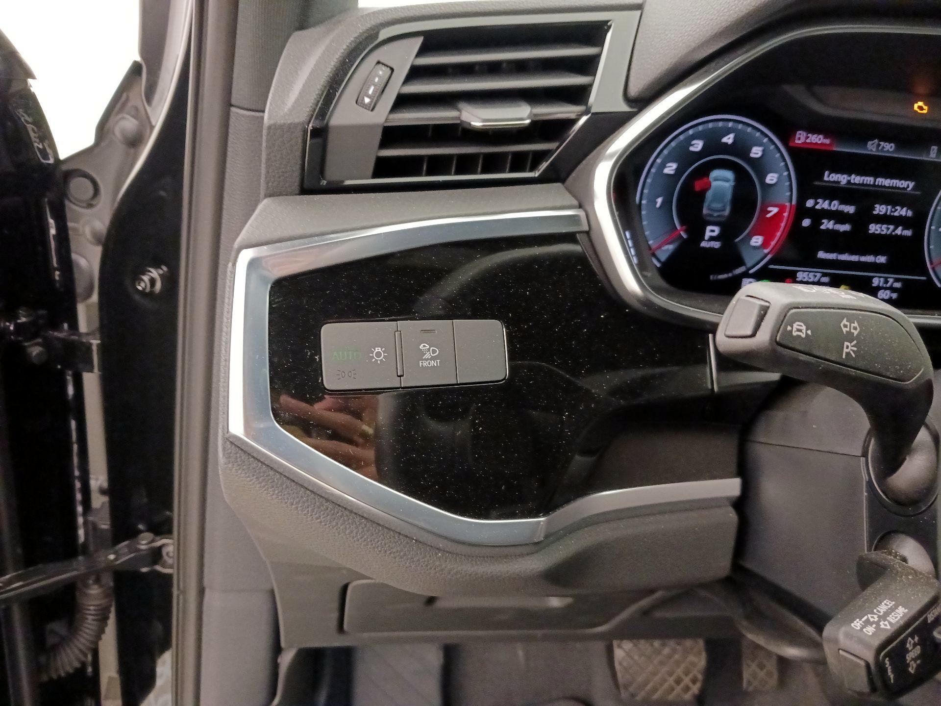 Thumbnail: 2023 Audi Q3 - 13