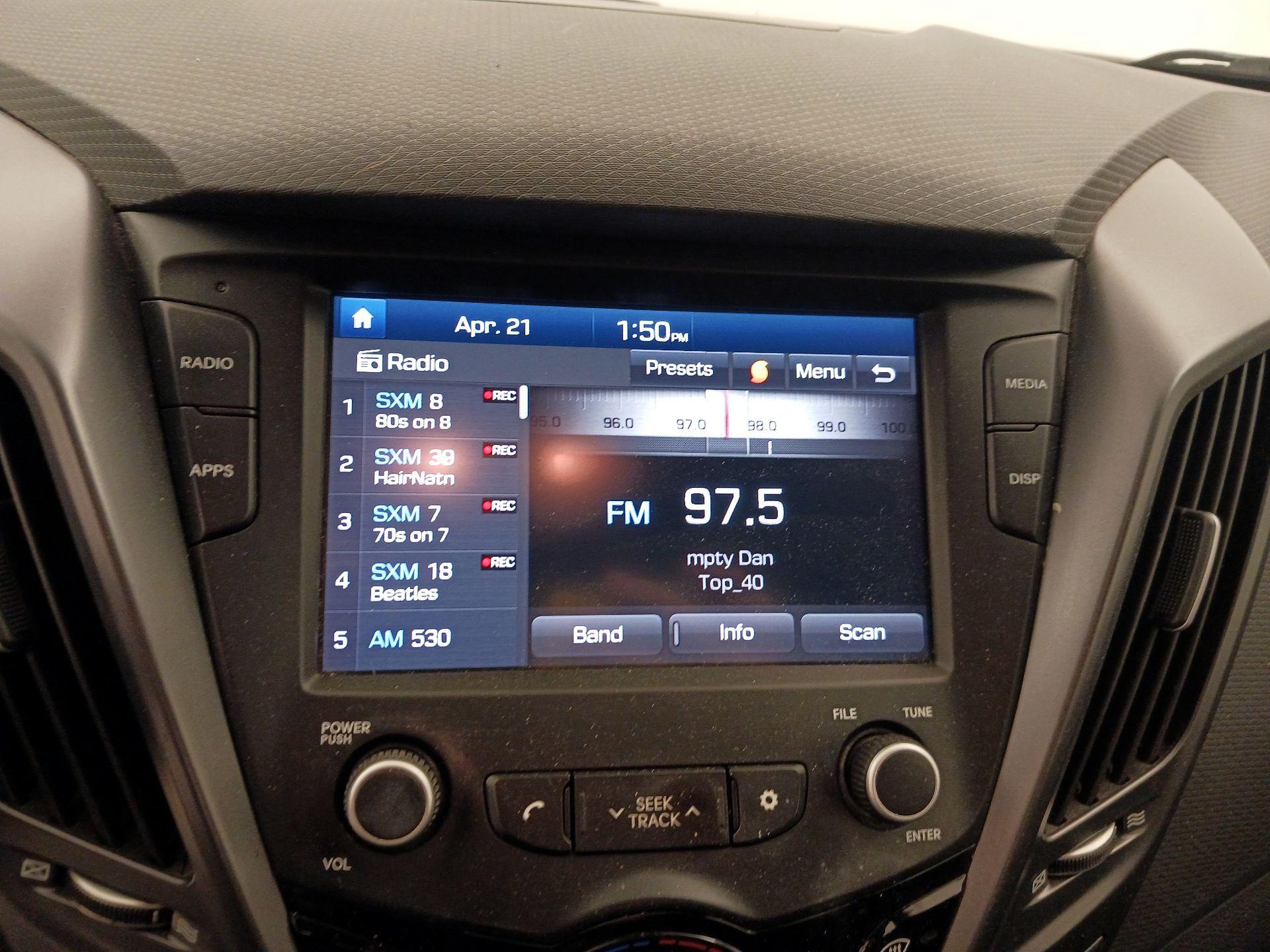 Thumbnail: 2017 Hyundai Veloster - 15