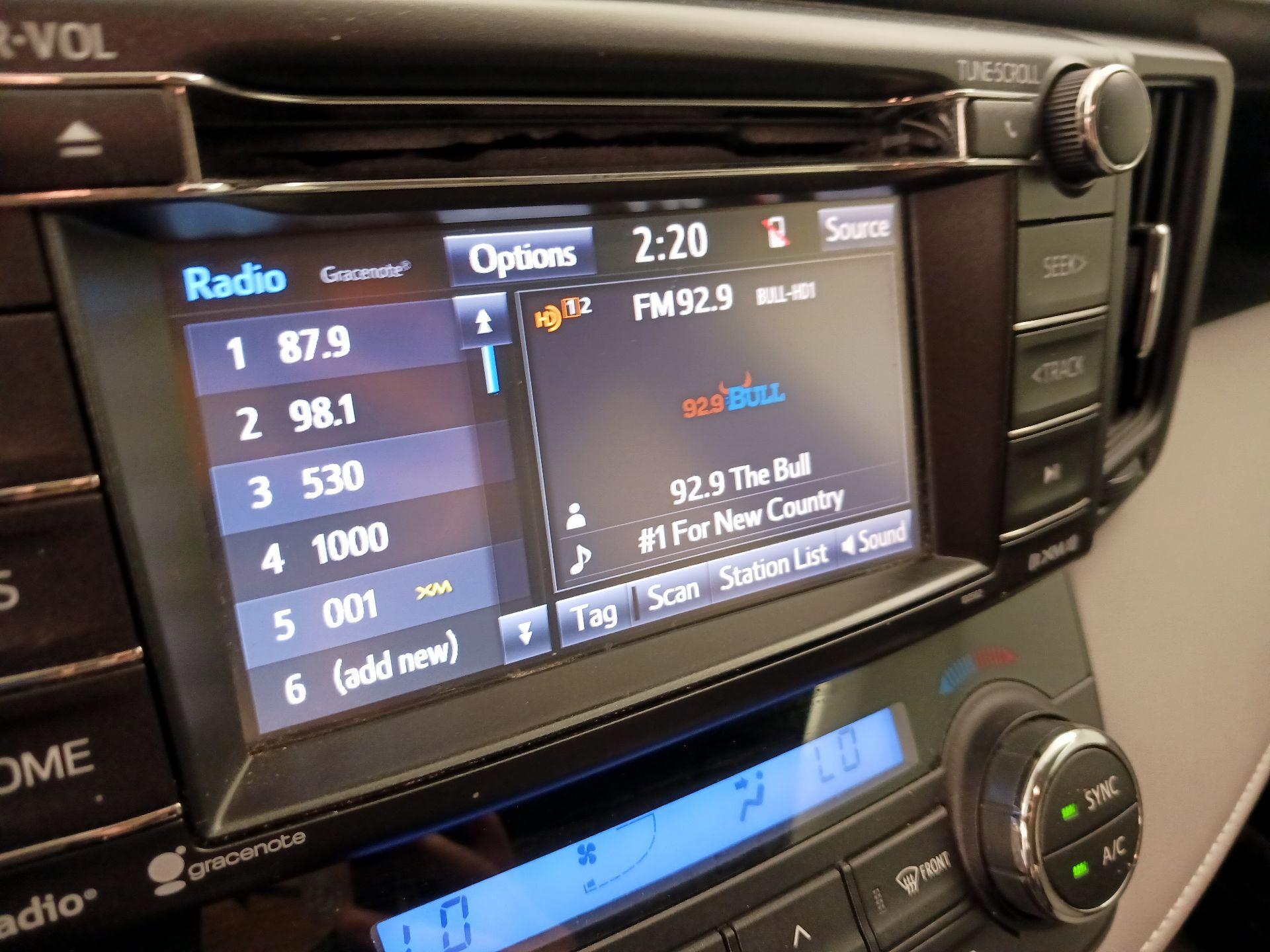 Thumbnail: 2017 Toyota RAV4 - 15