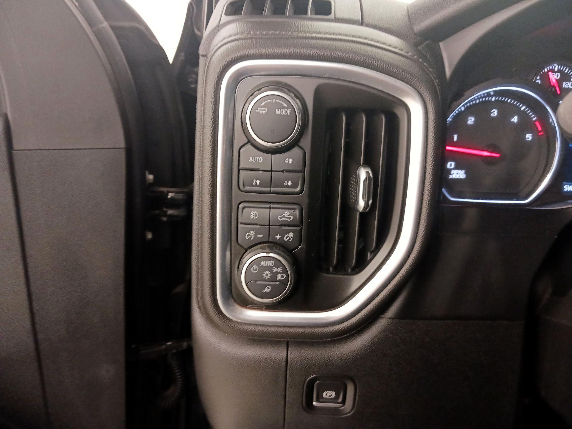 Thumbnail: 2020 Chevrolet Silverado 3500 - 13
